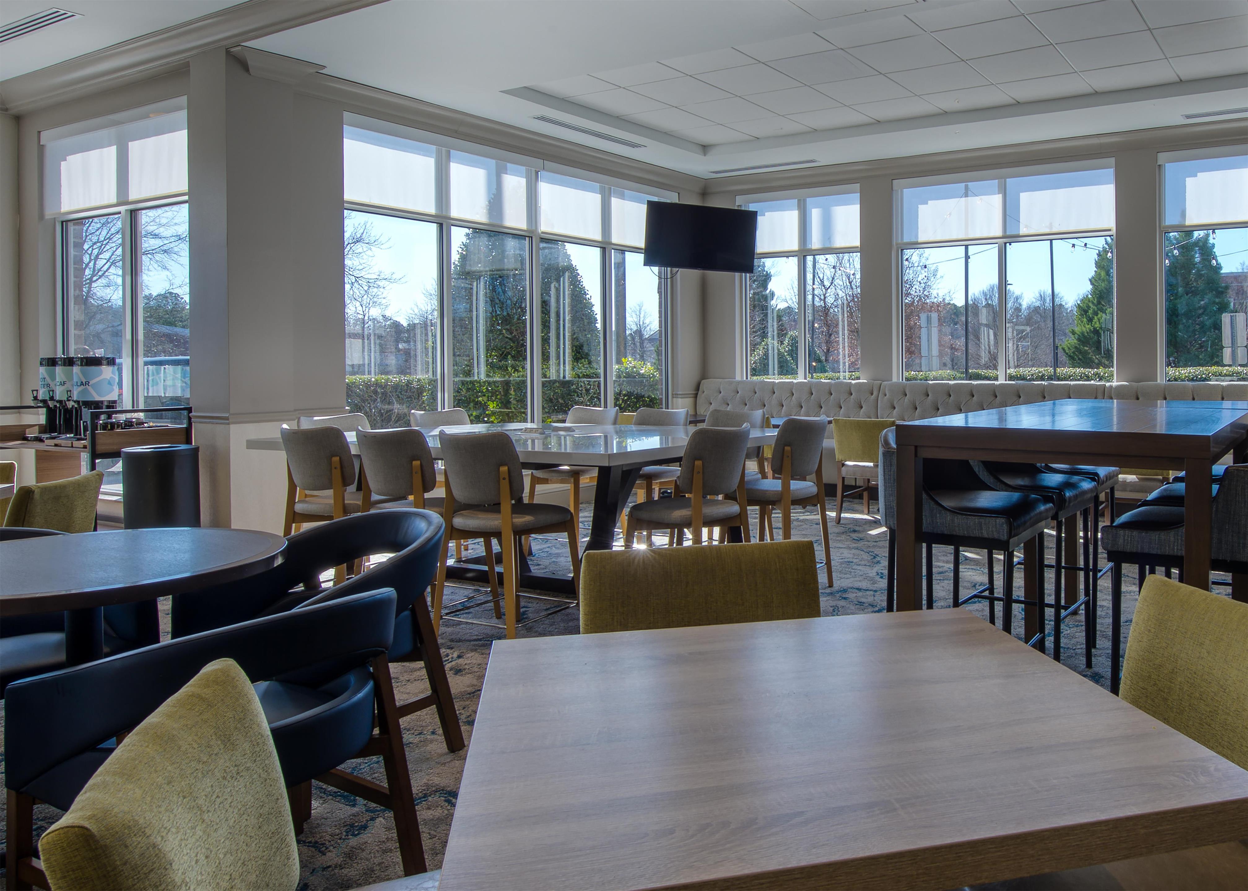 Breakfast Area | Hilton Garden Inn Durham Southpoint