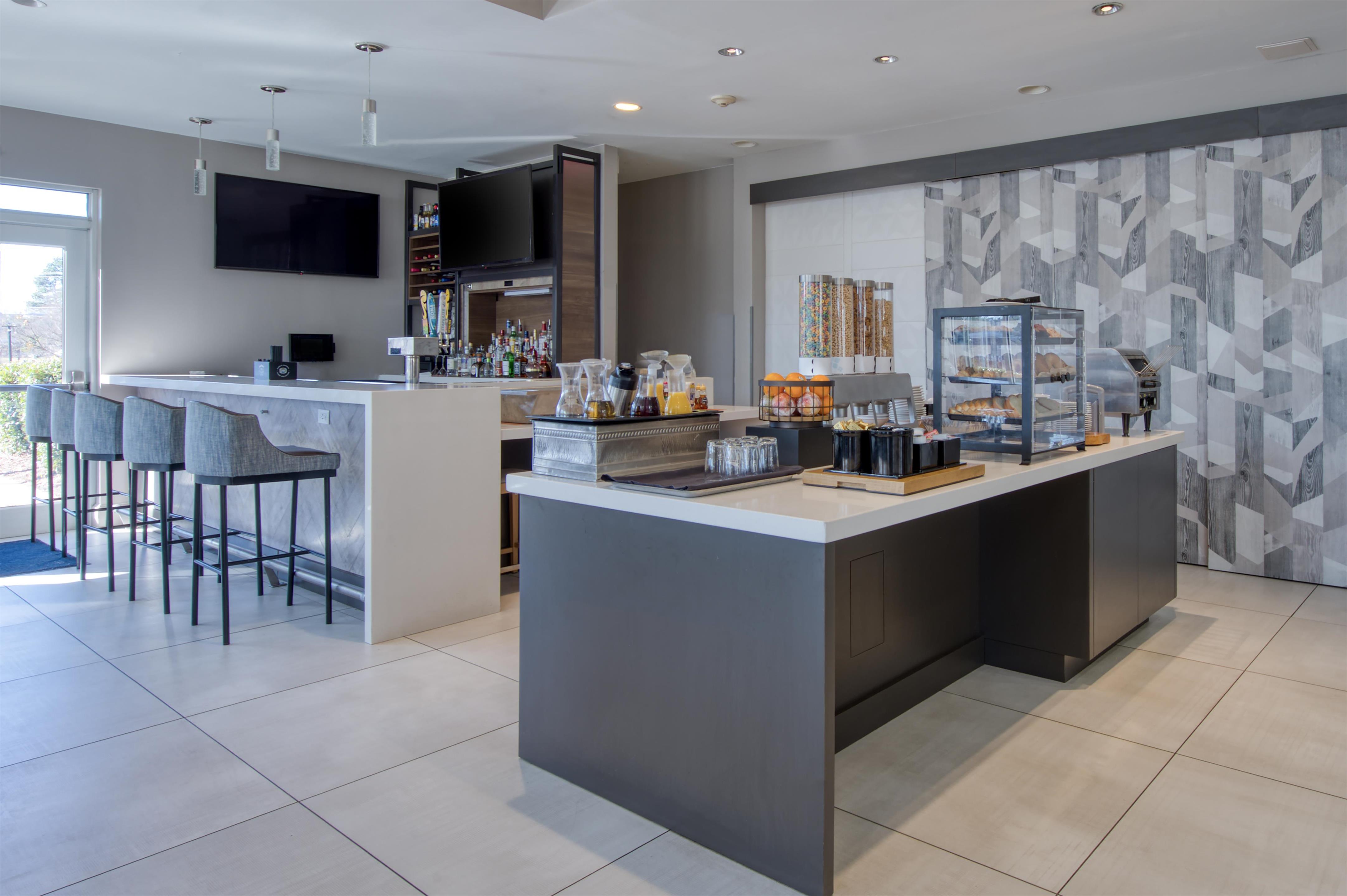Breakfast Area | Hilton Garden Inn Durham Southpoint