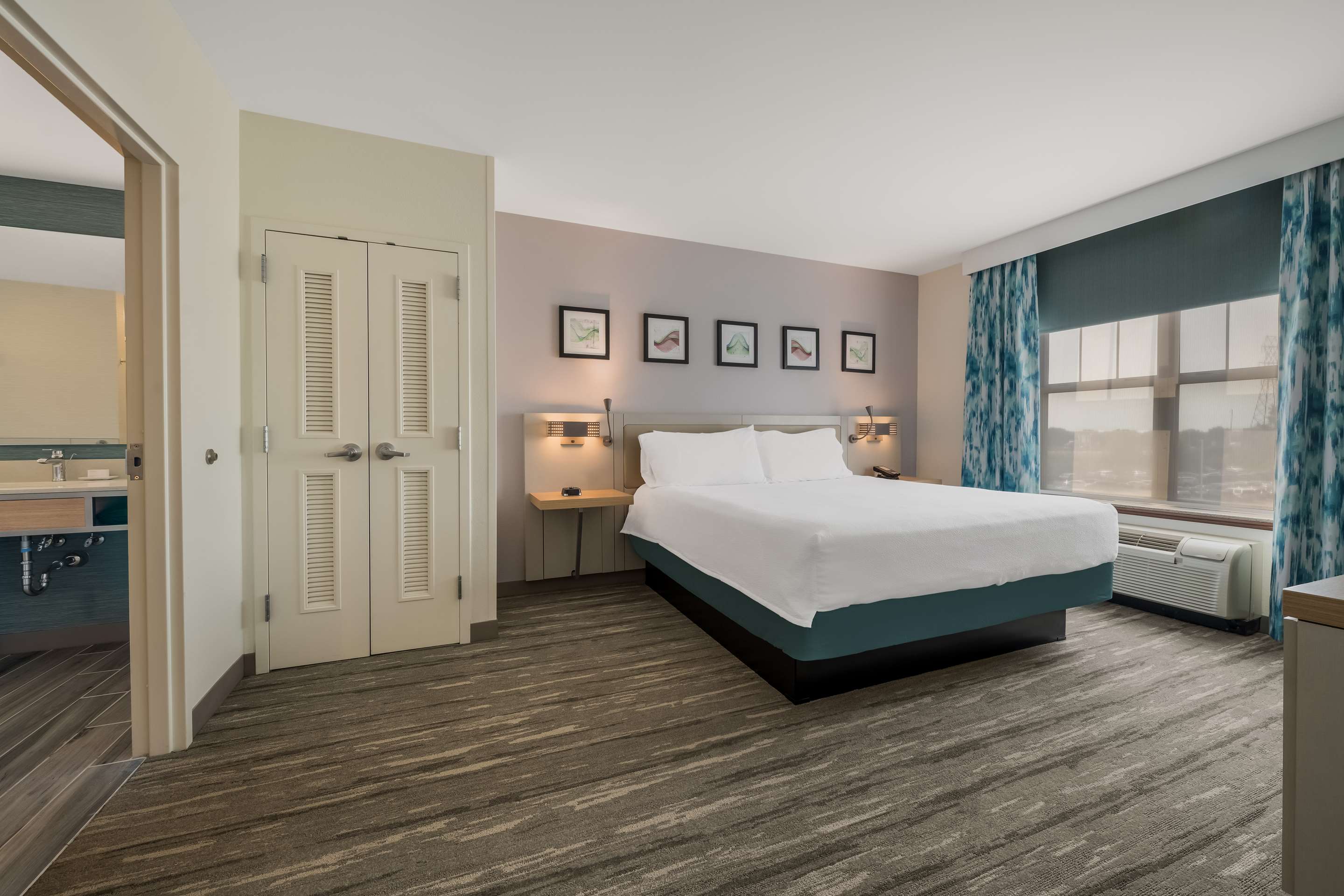 Guest room