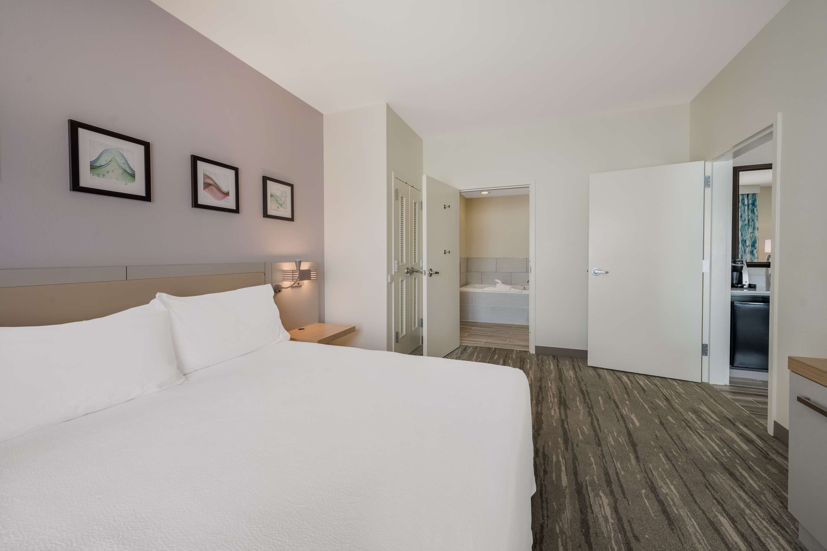 Guest room