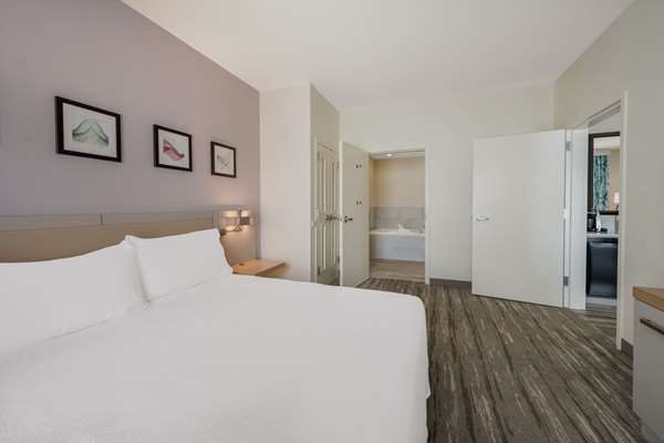  - Hilton Garden Inn Rockford - I-39 & I-90, Exit 15