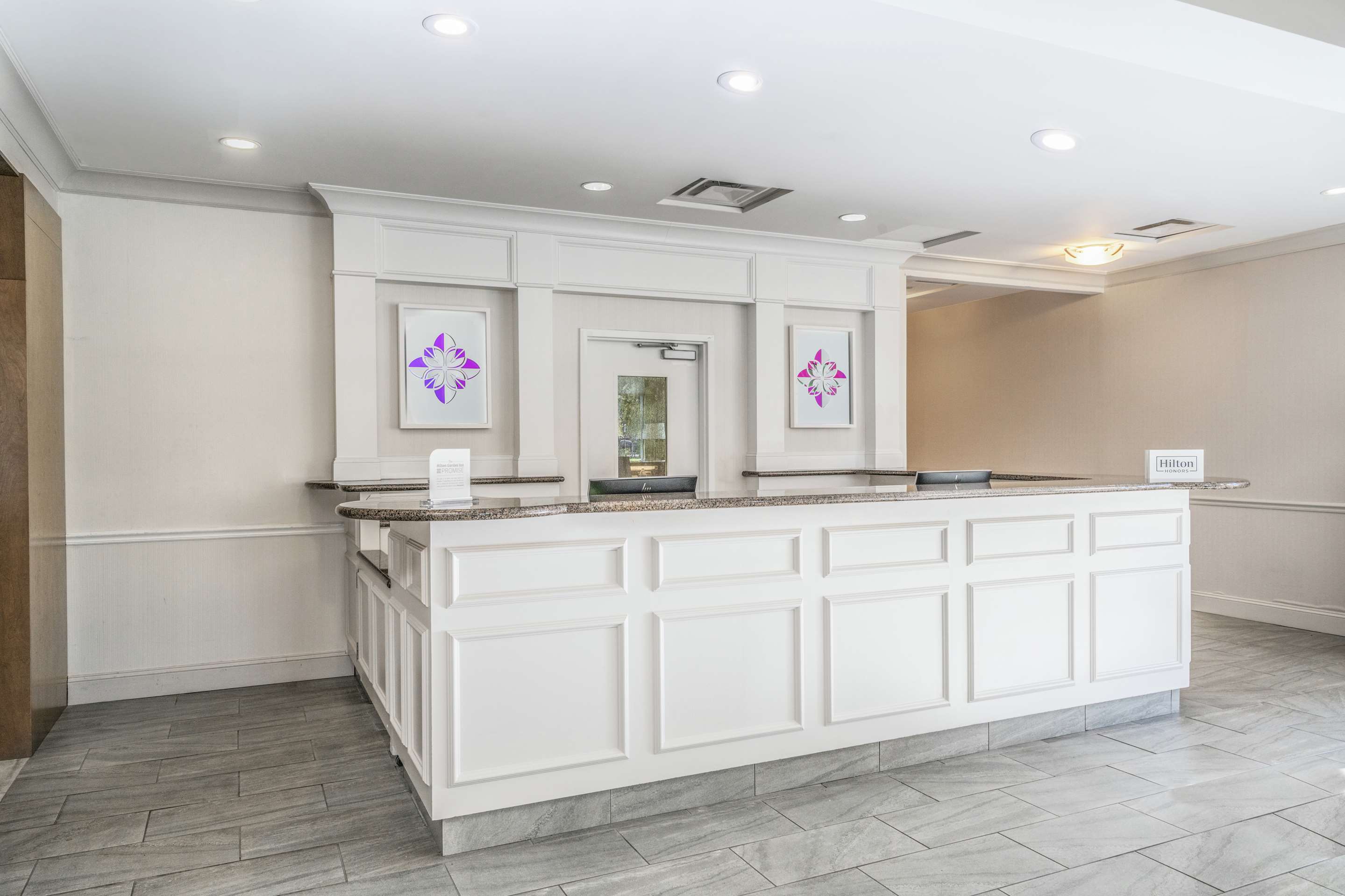 Reception | Hilton Garden Inn Richmond Airport