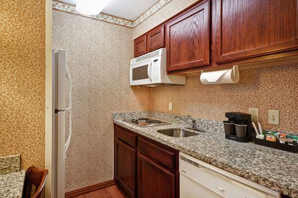  - Homewood Suites by Hilton Chester - I-95, Exit 61A