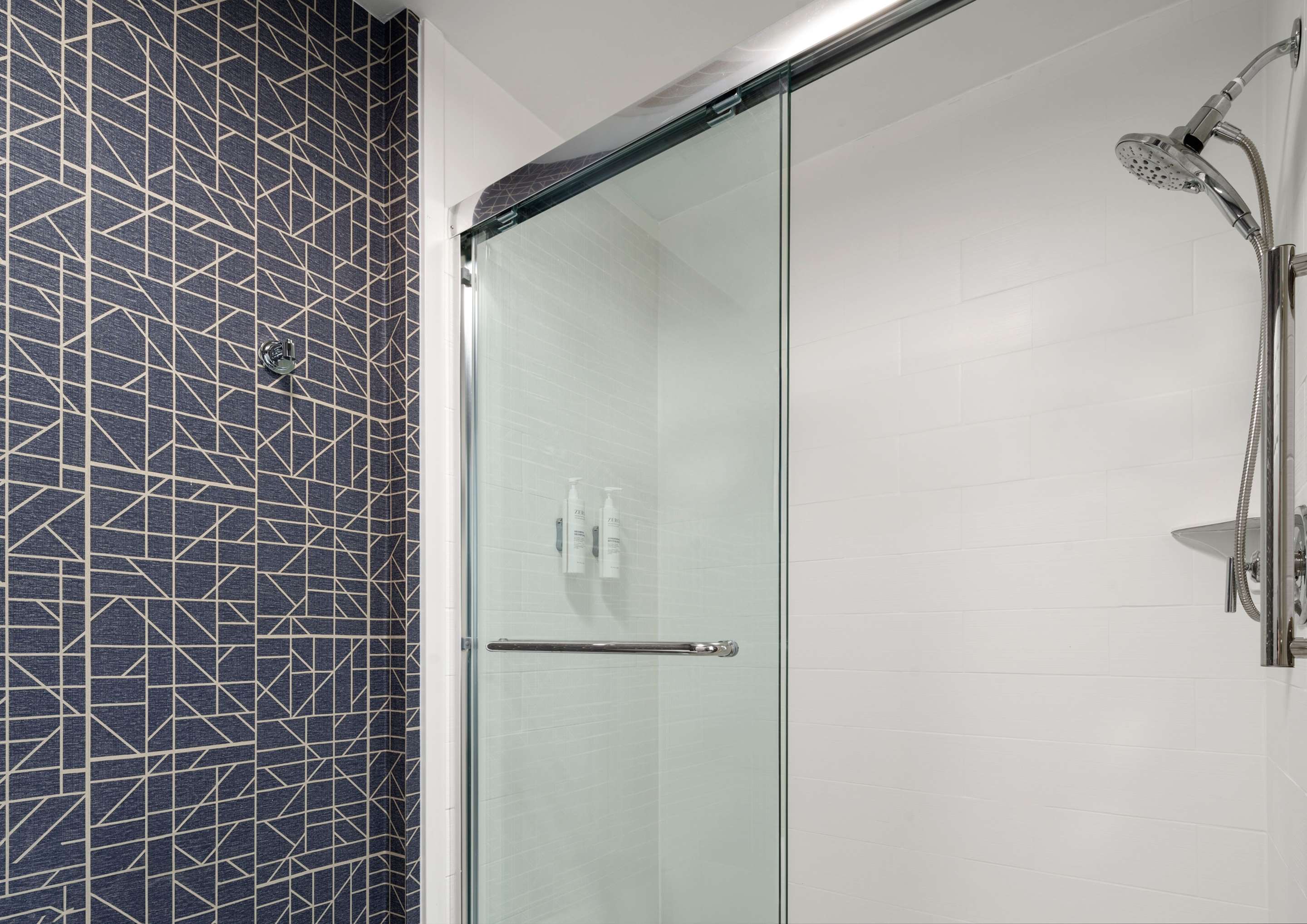 Guest room bath