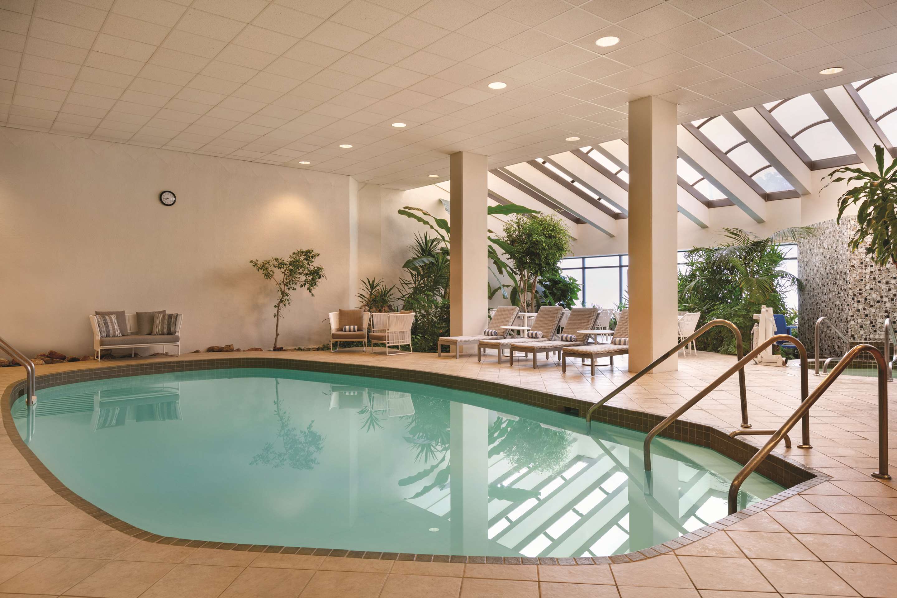 Pool | Embassy Suites by Hilton Richmond