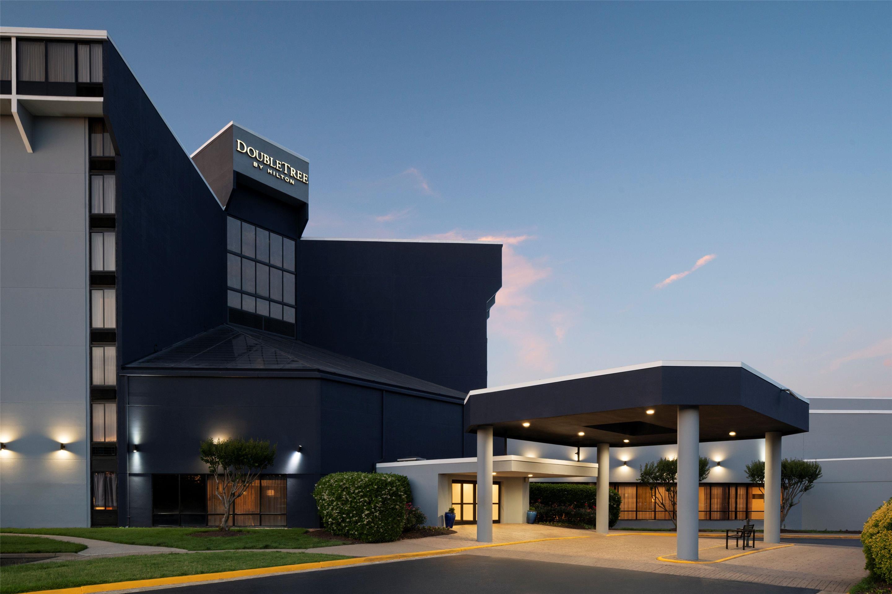 Exterior | DoubleTree by Hilton Hotel Richmond - Midlothian