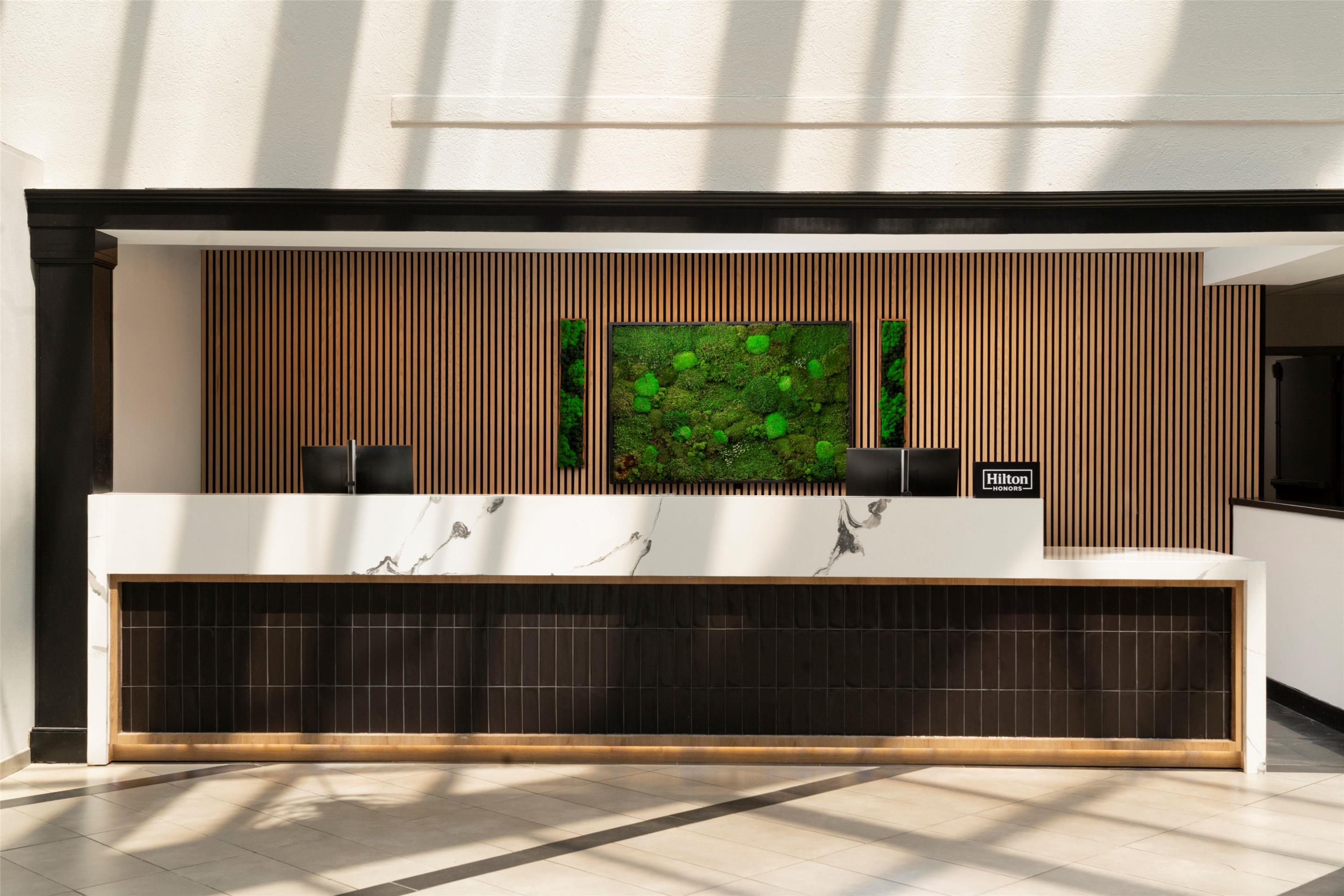 Reception | DoubleTree by Hilton Hotel Richmond - Midlothian