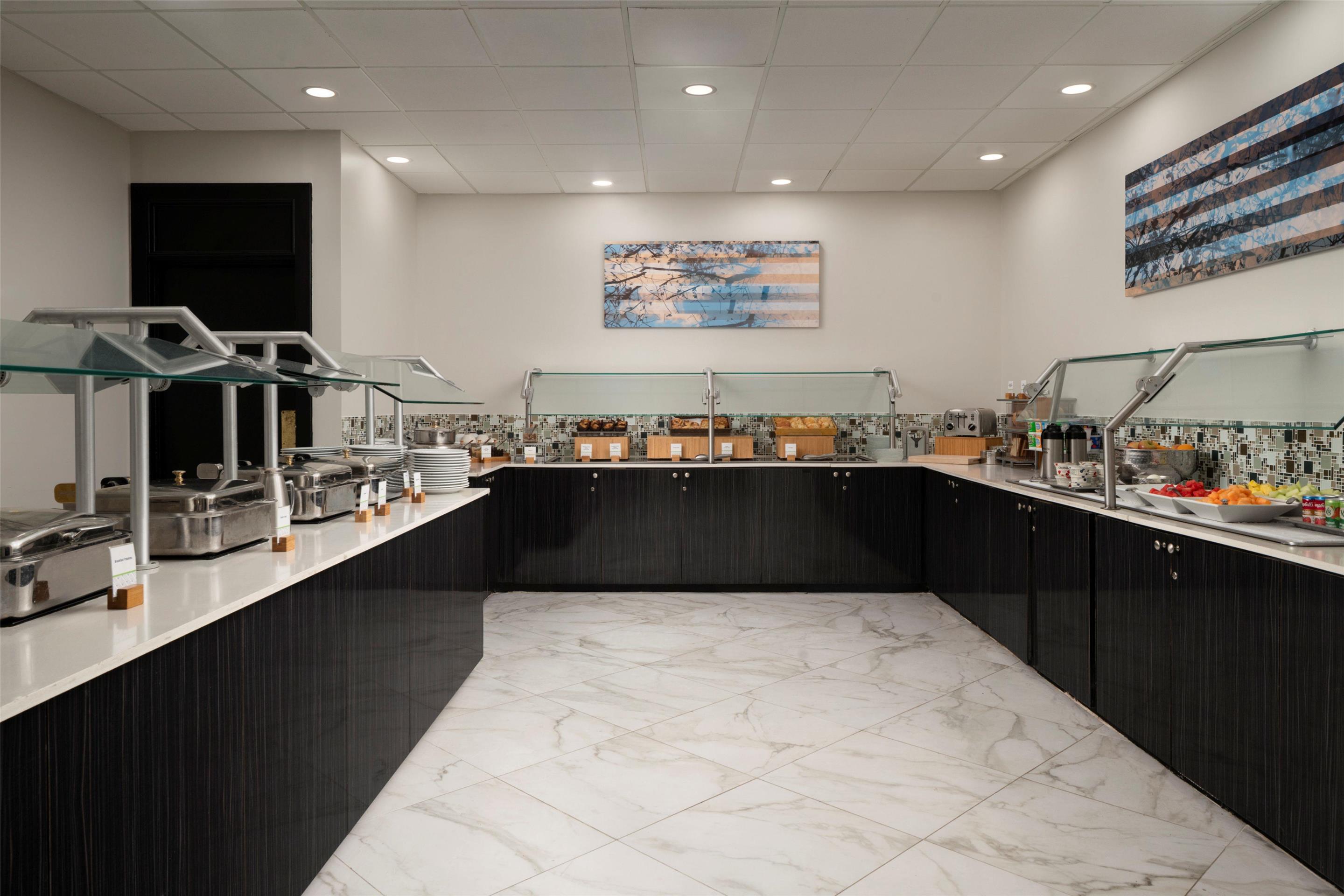 Restaurant | DoubleTree by Hilton Hotel Richmond - Midlothian