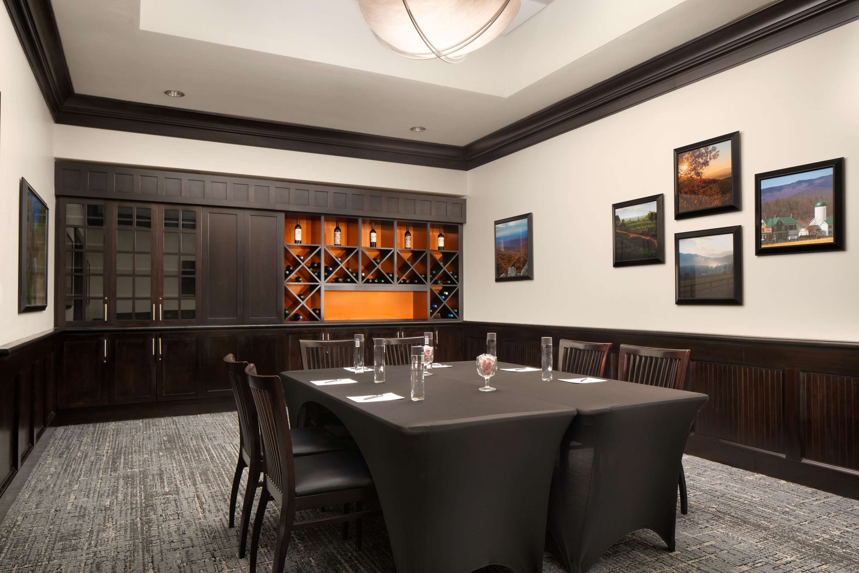 Restaurant | Hilton Richmond Hotel & Spa/Short Pump