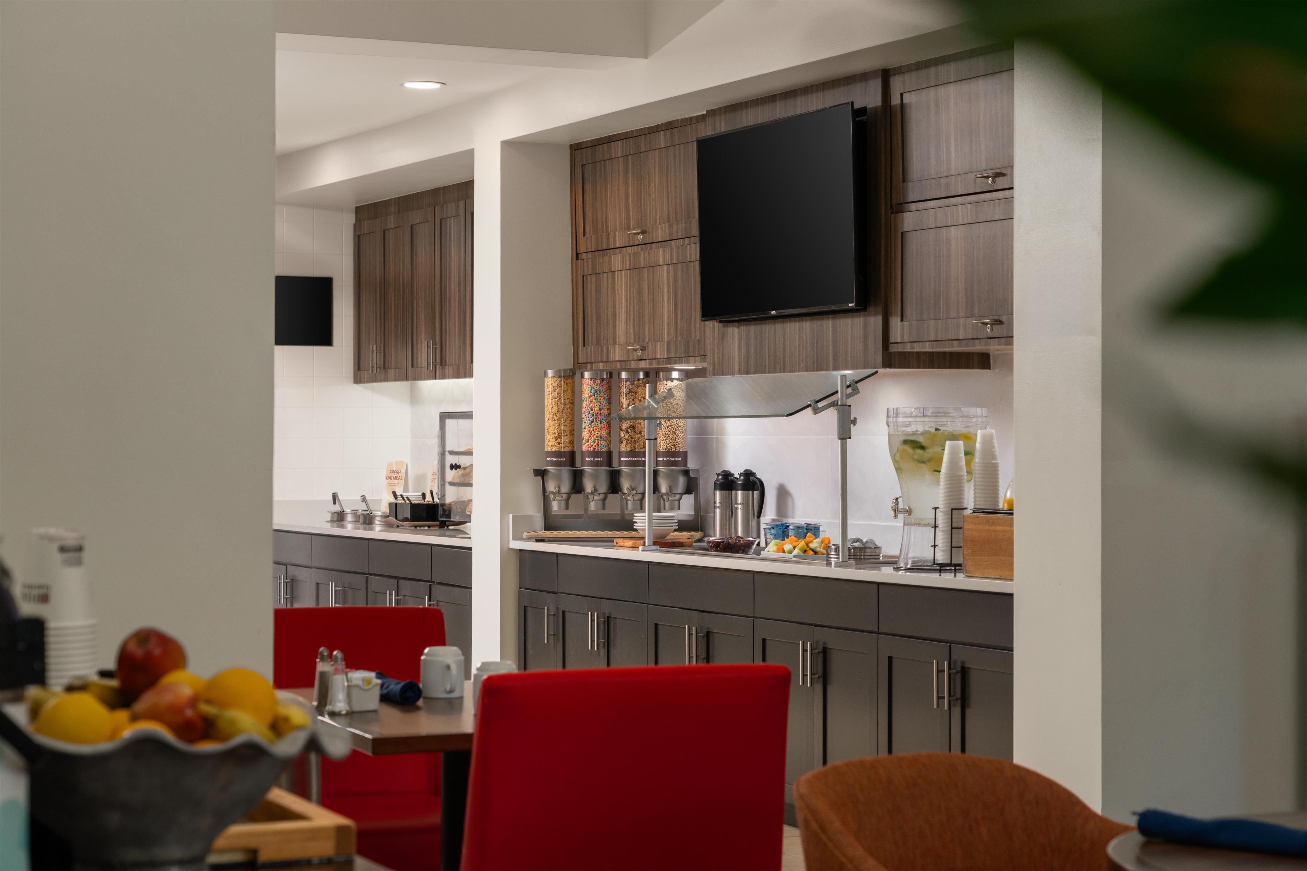 Breakfast Area | Hilton Garden Inn Rock Hill