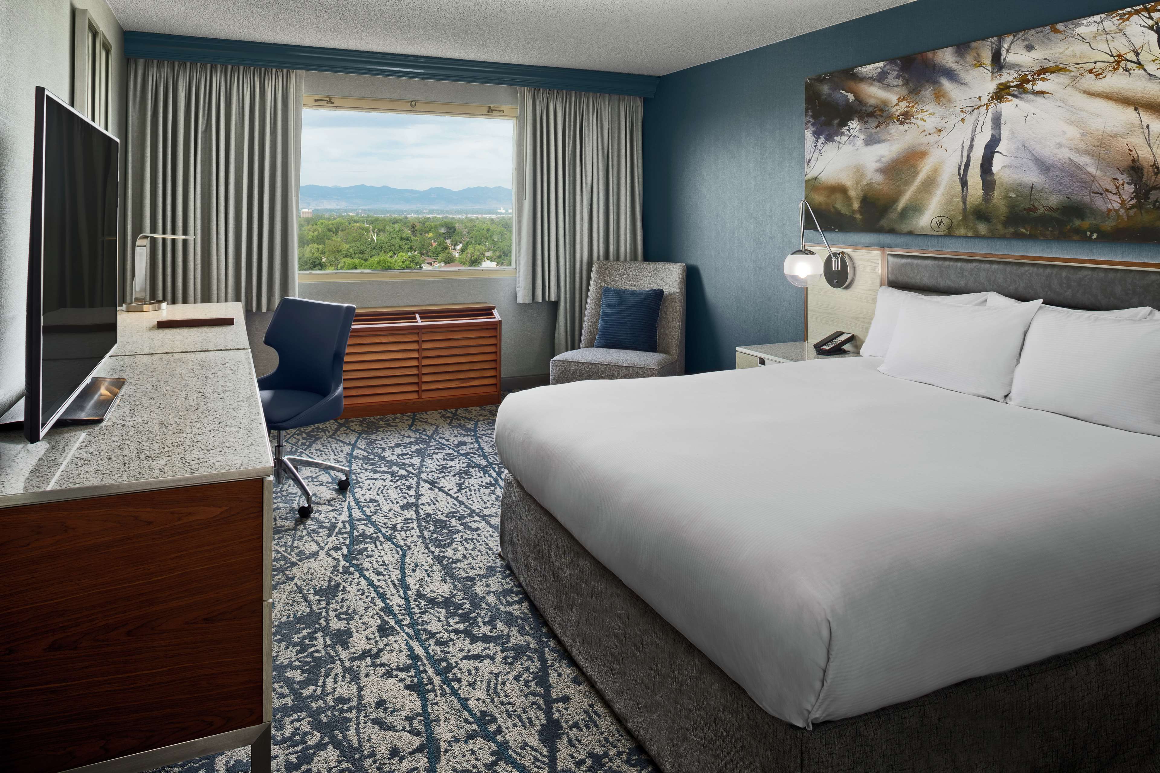 DoubleTree by Hilton Hotel Denver Room Type - 1 KING HEARING ACCESSIBLE