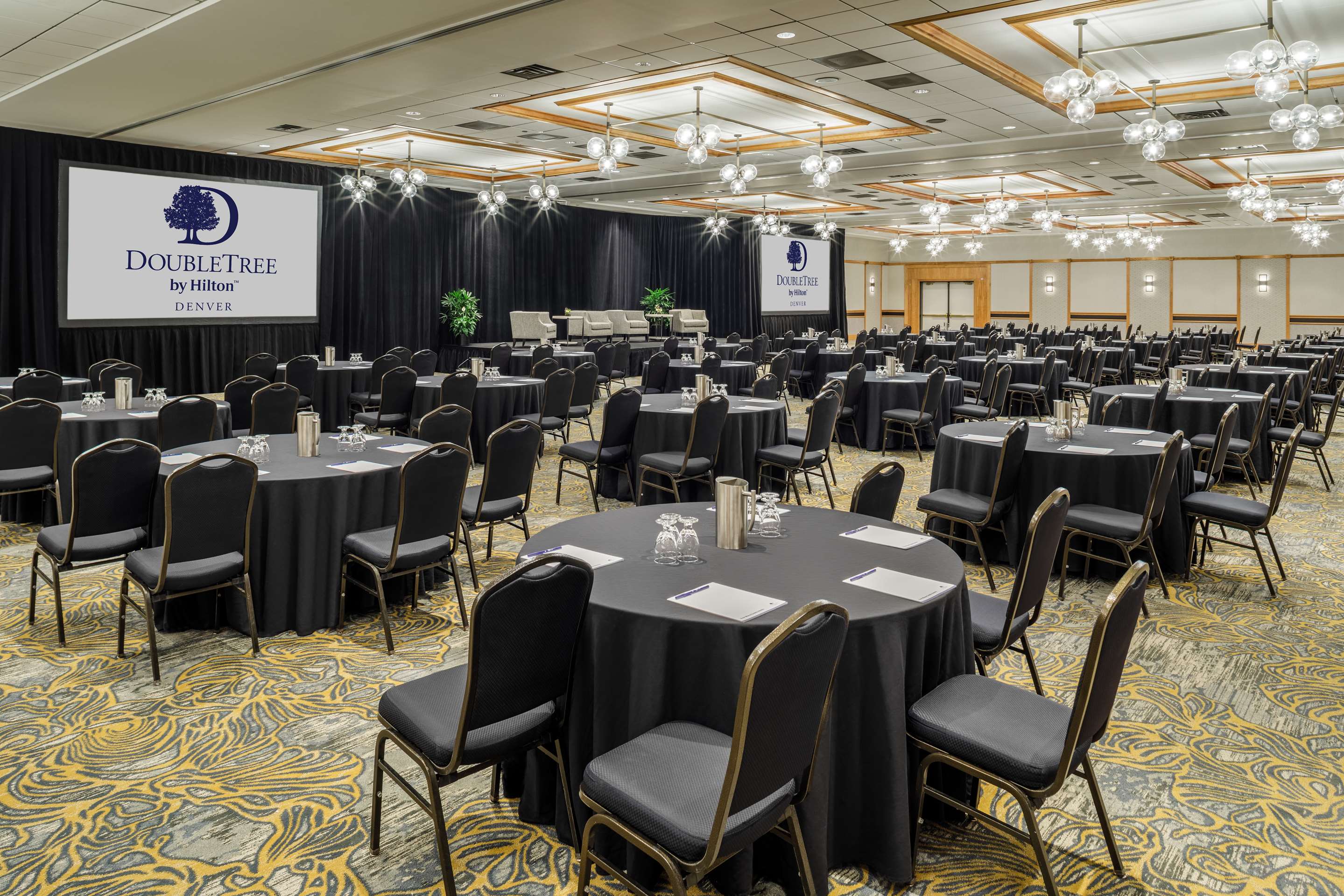 Meeting Room | DoubleTree by Hilton Hotel Denver