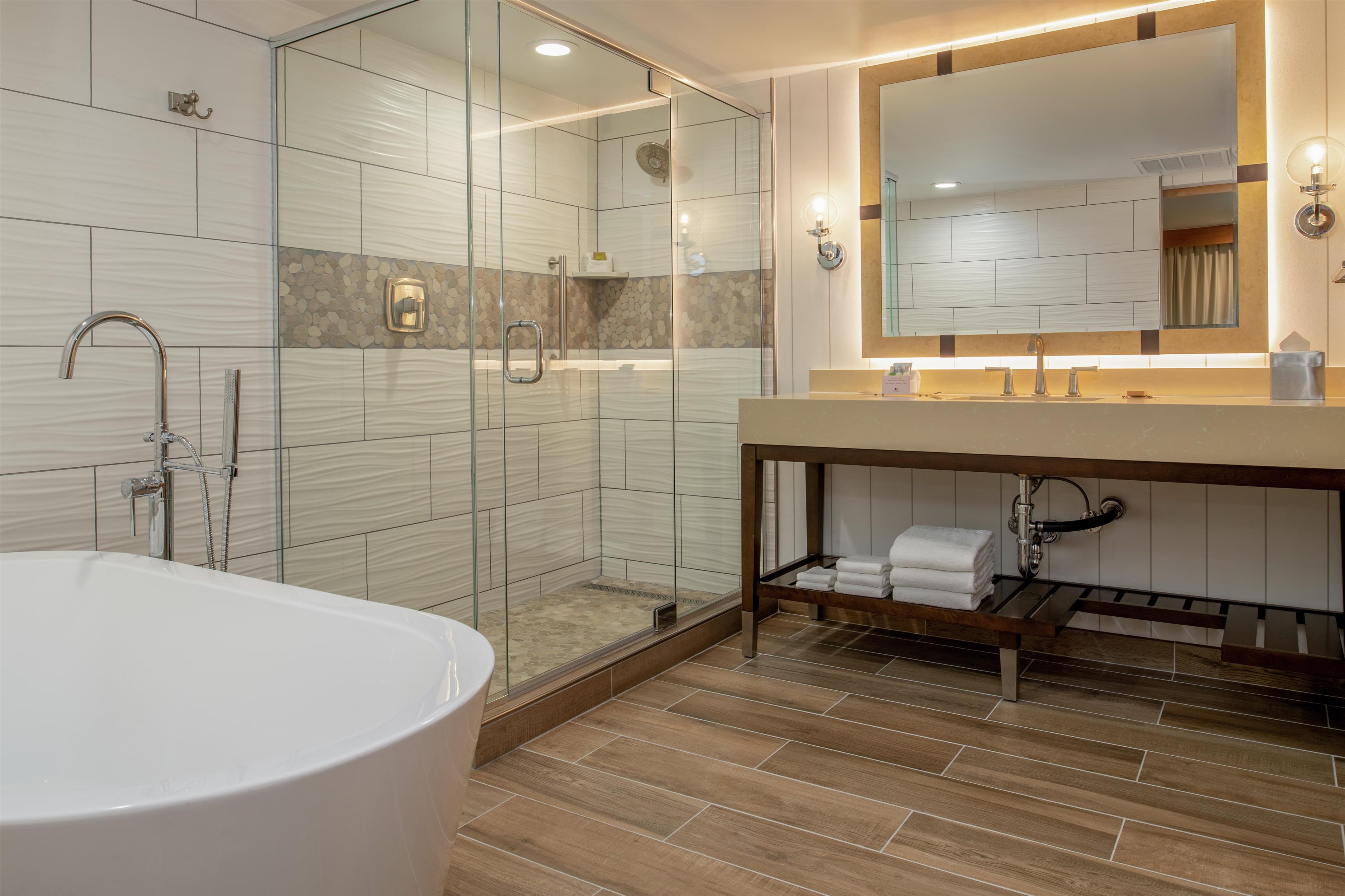 Guest room bath