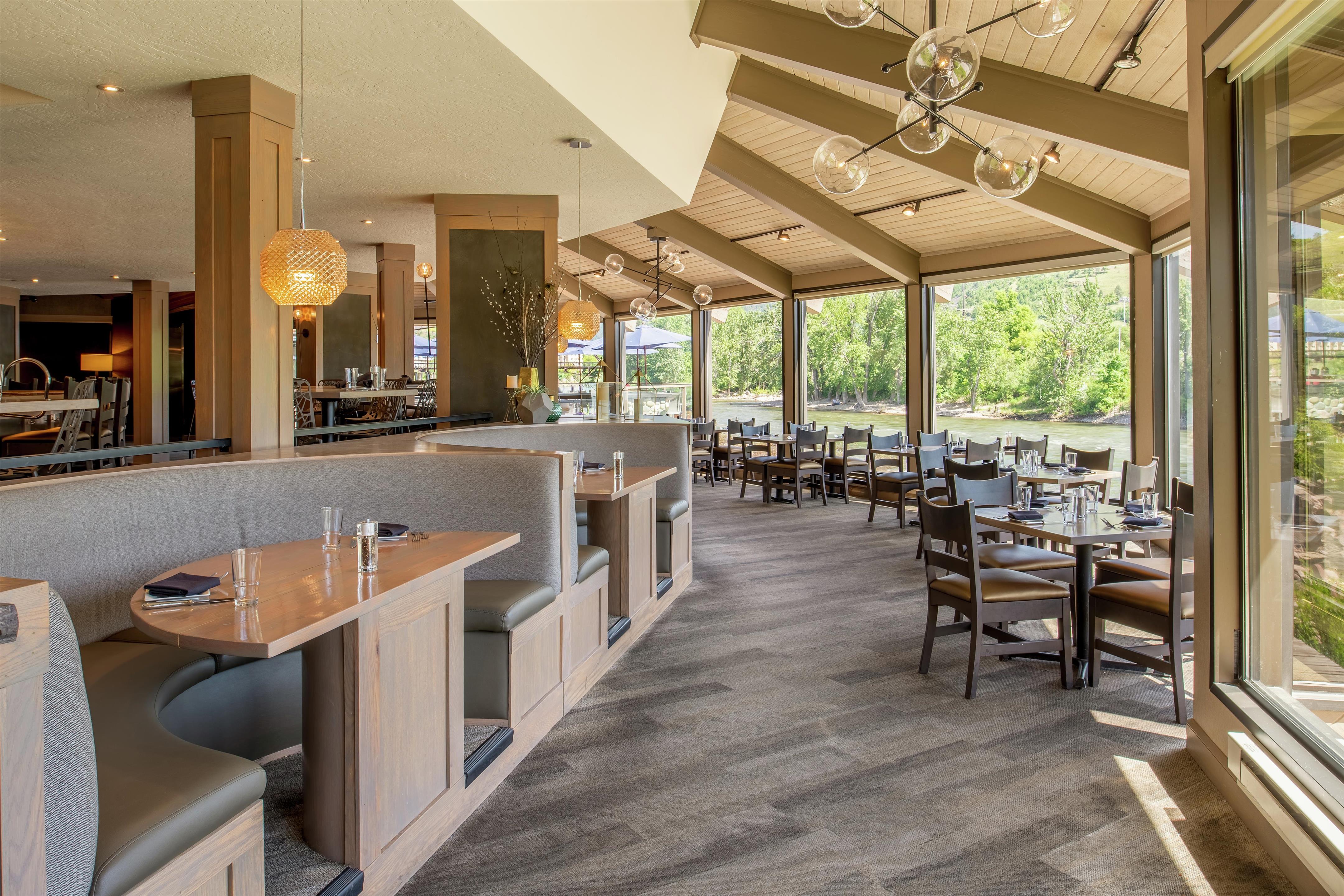Restaurant | DoubleTree by Hilton Hotel Missoula - Edgewater