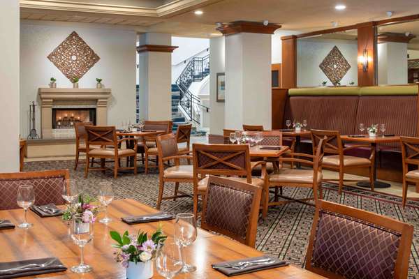 Restaurant - DoubleTree by Hilton Hotel Rohnert Park