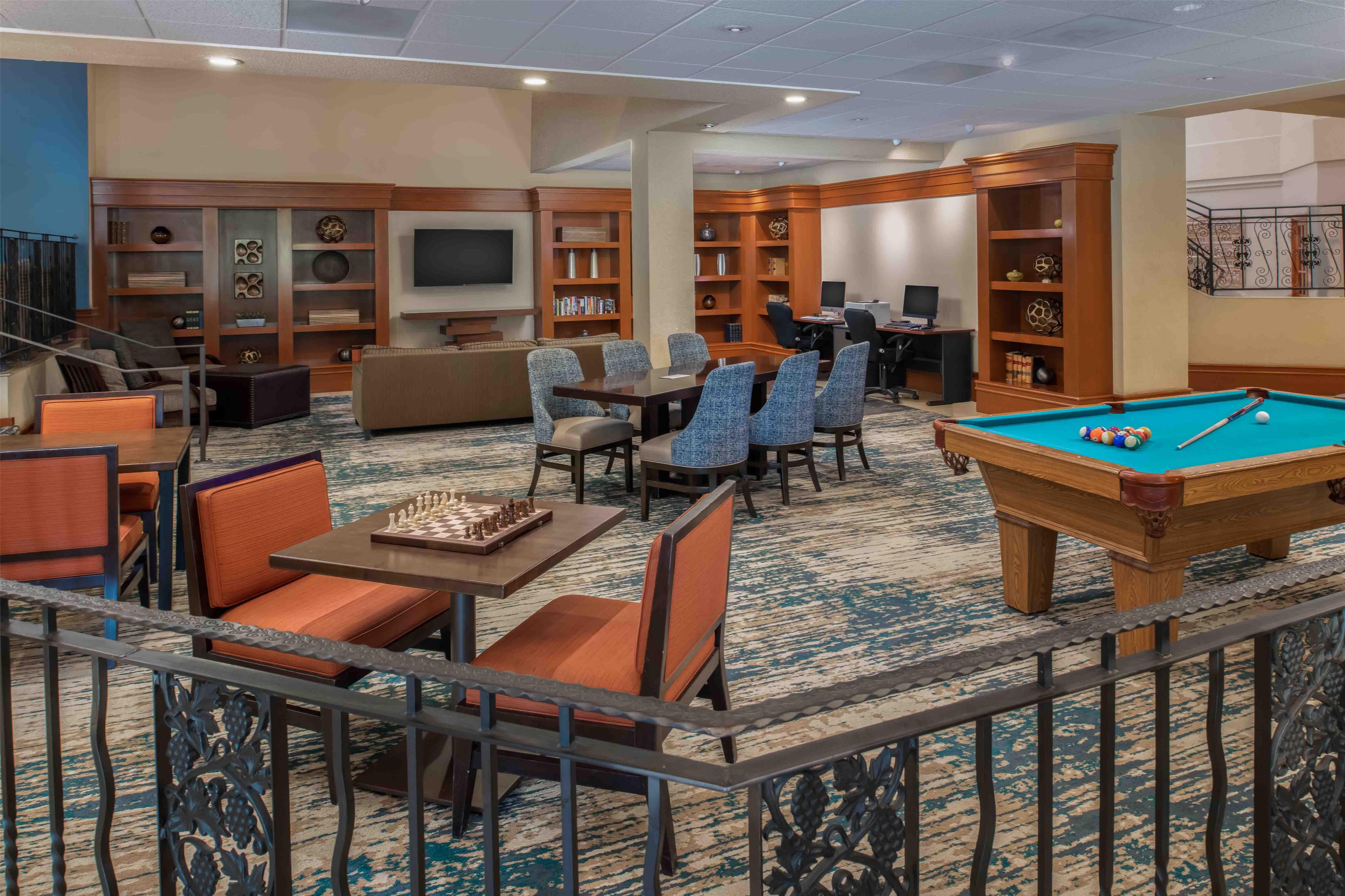 Lobby | DoubleTree by Hilton Sonoma - Wine Country