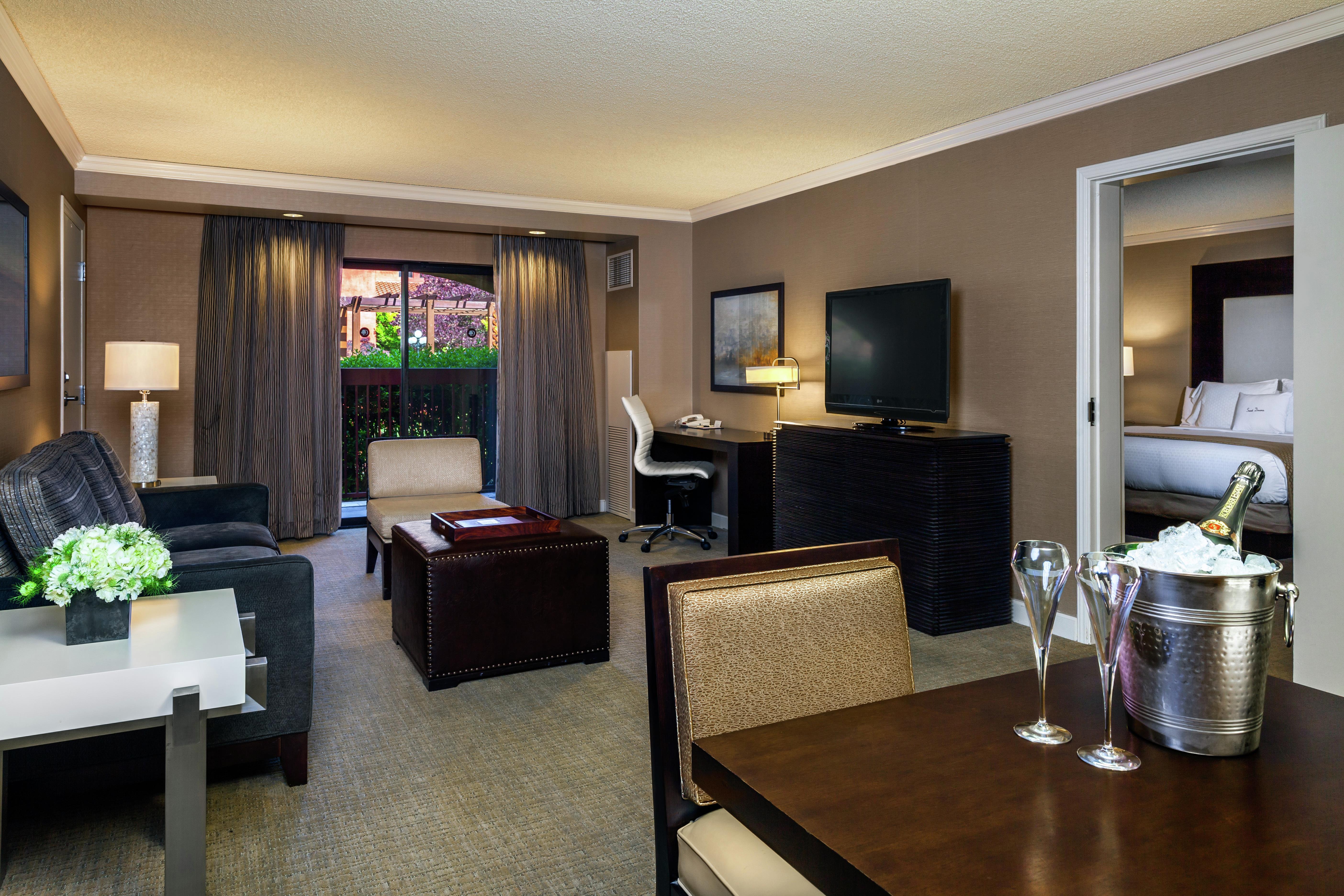 DoubleTree by Hilton Sonoma - Wine Country Room Type - 1 KING 2 ROOM PARLOR SUITE DoubleTree by Hilton Sonoma - Wine Country Room Type - 1 KING 2 ROOM PARLOR SUITE