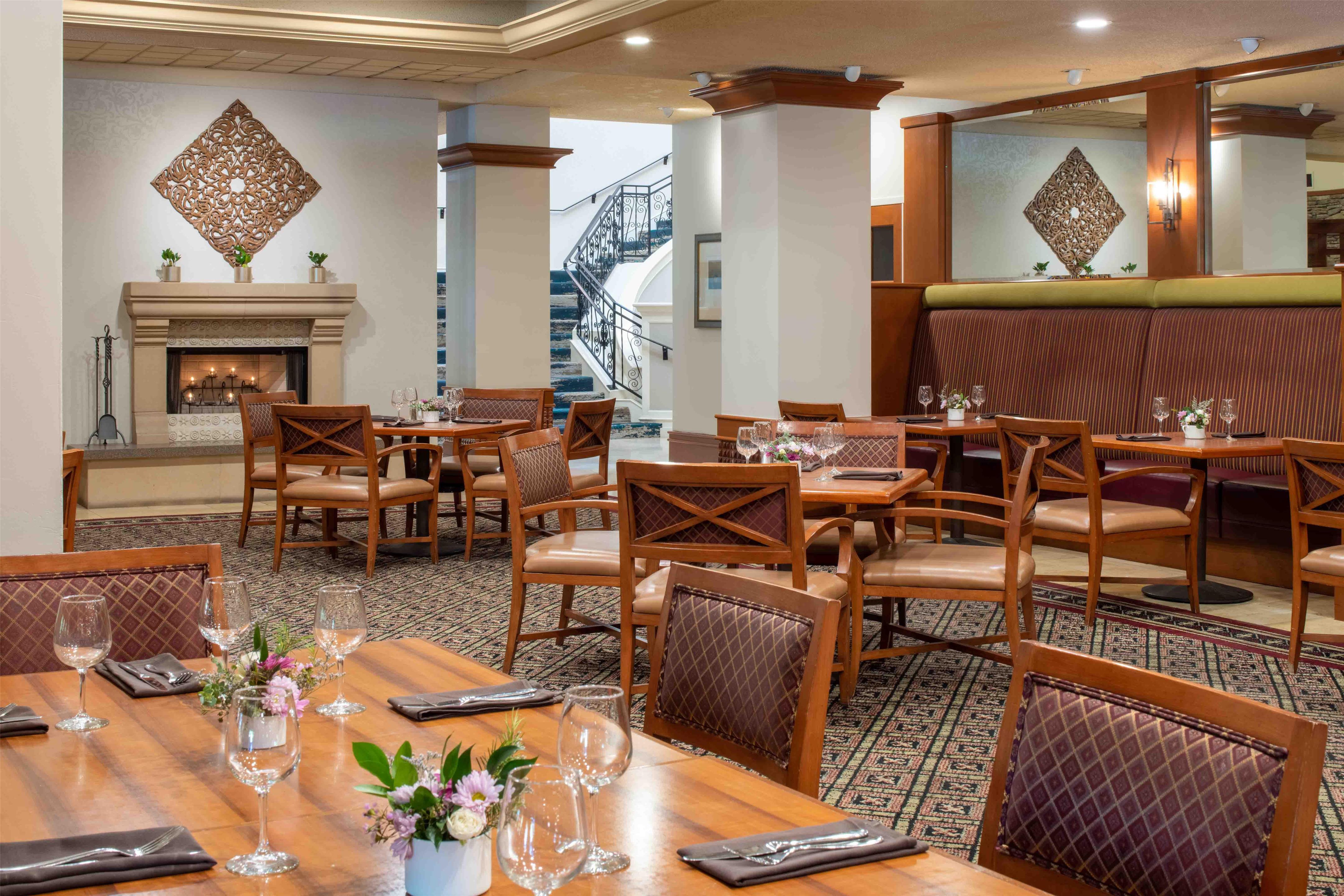 Restaurant | DoubleTree by Hilton Sonoma - Wine Country