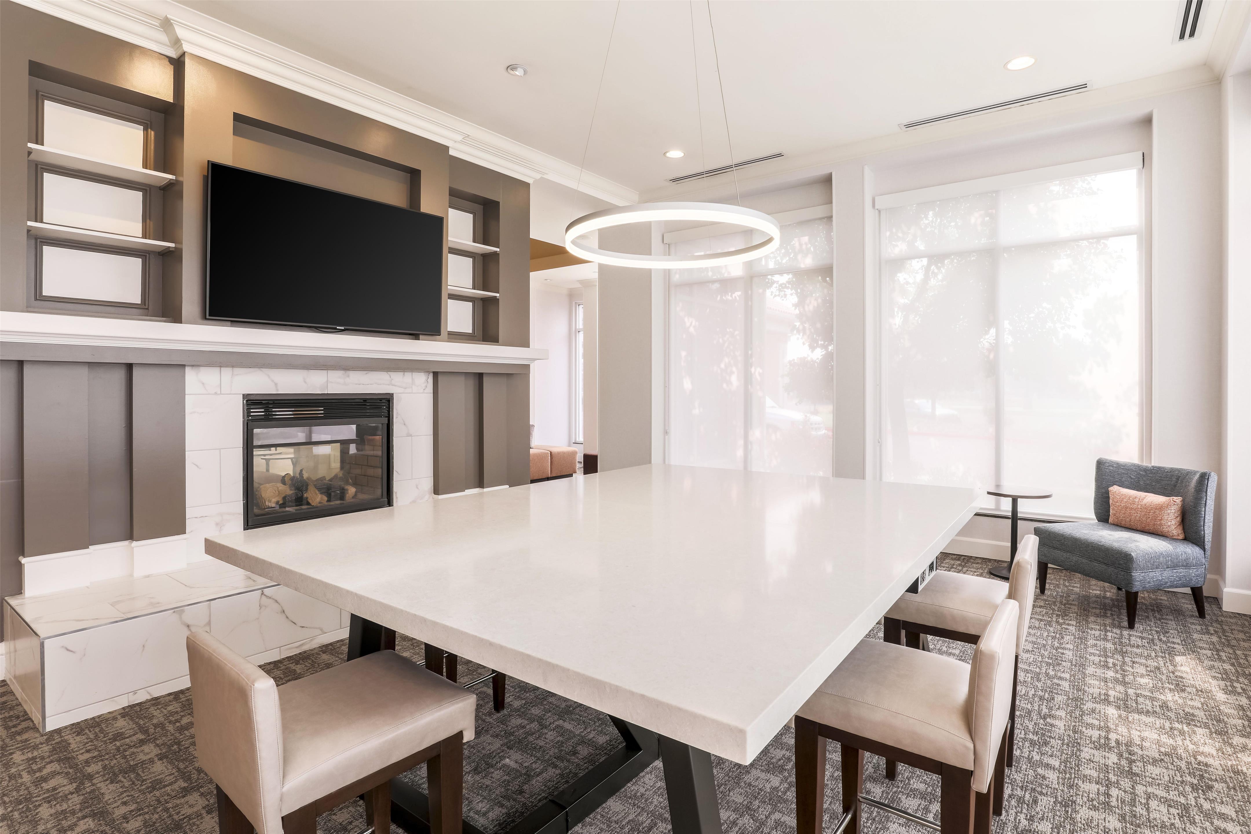 Lobby | Hilton Garden Inn Reno