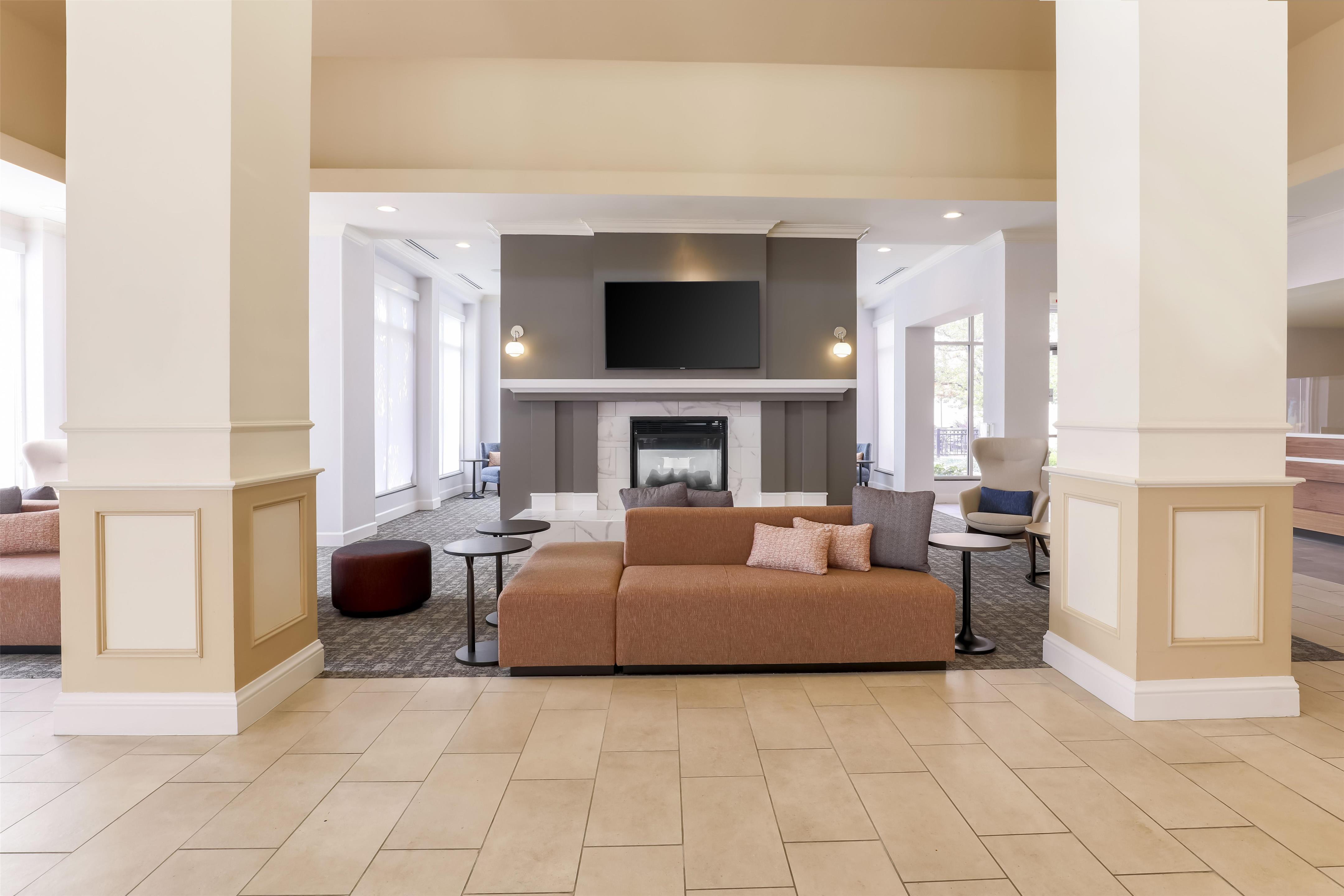 Lobby | Hilton Garden Inn Reno