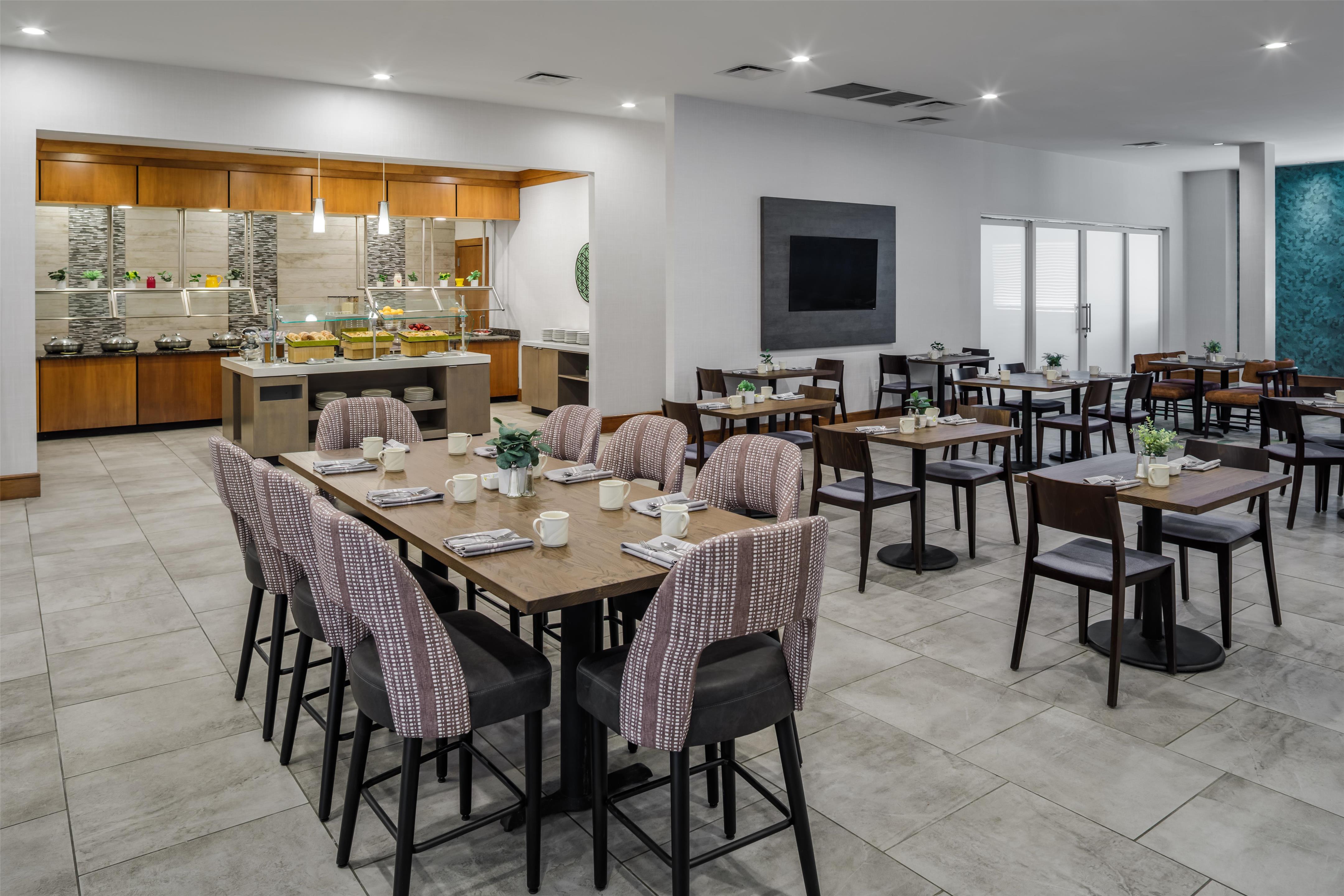 Restaurant | DoubleTree by Hilton Rochester