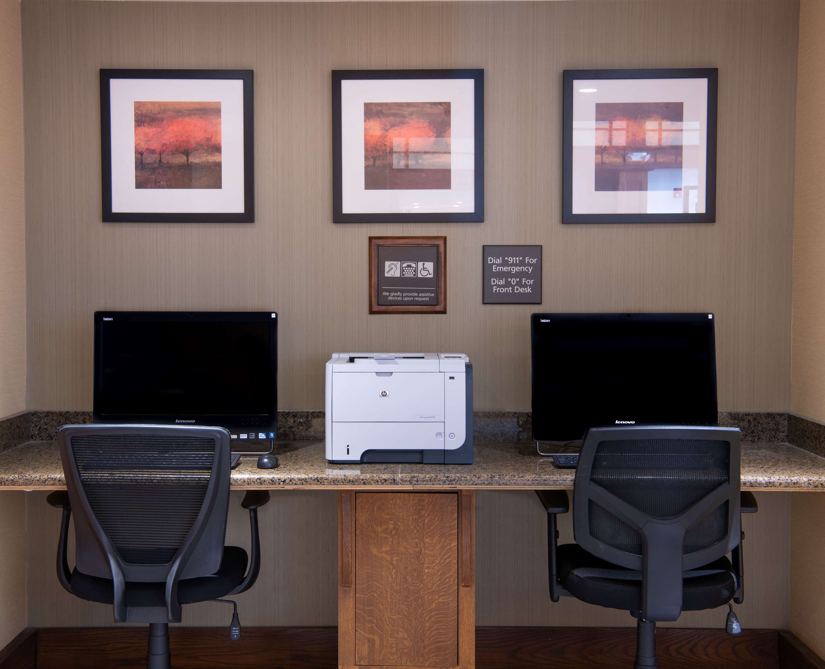 Business Center | Hampton Inn & Suites Rochester/Victor