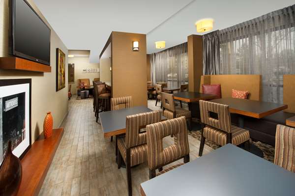 Restaurant - Hampton Inn North Rochester
