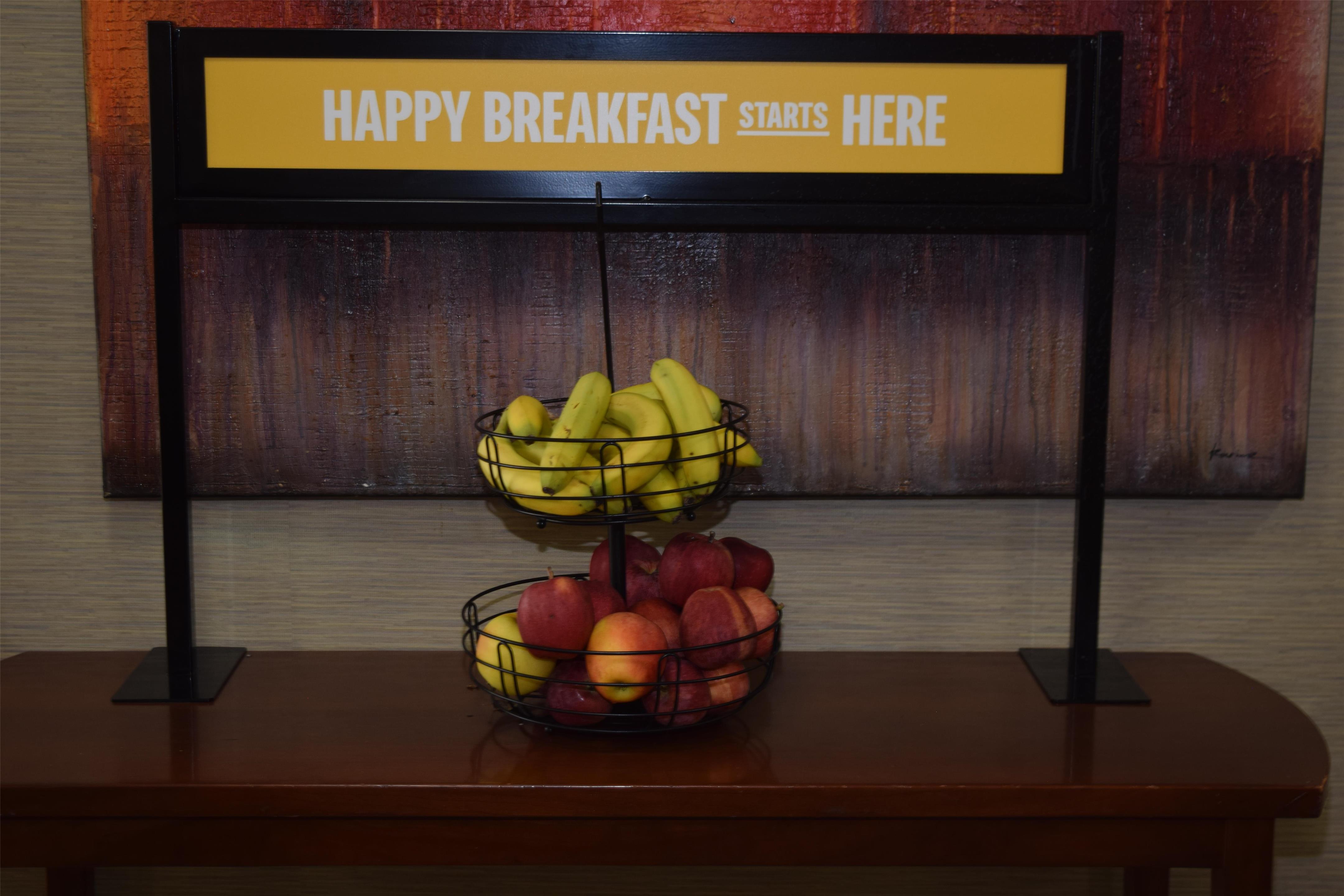 Breakfast Area | Hampton Inn Rochester-Greece