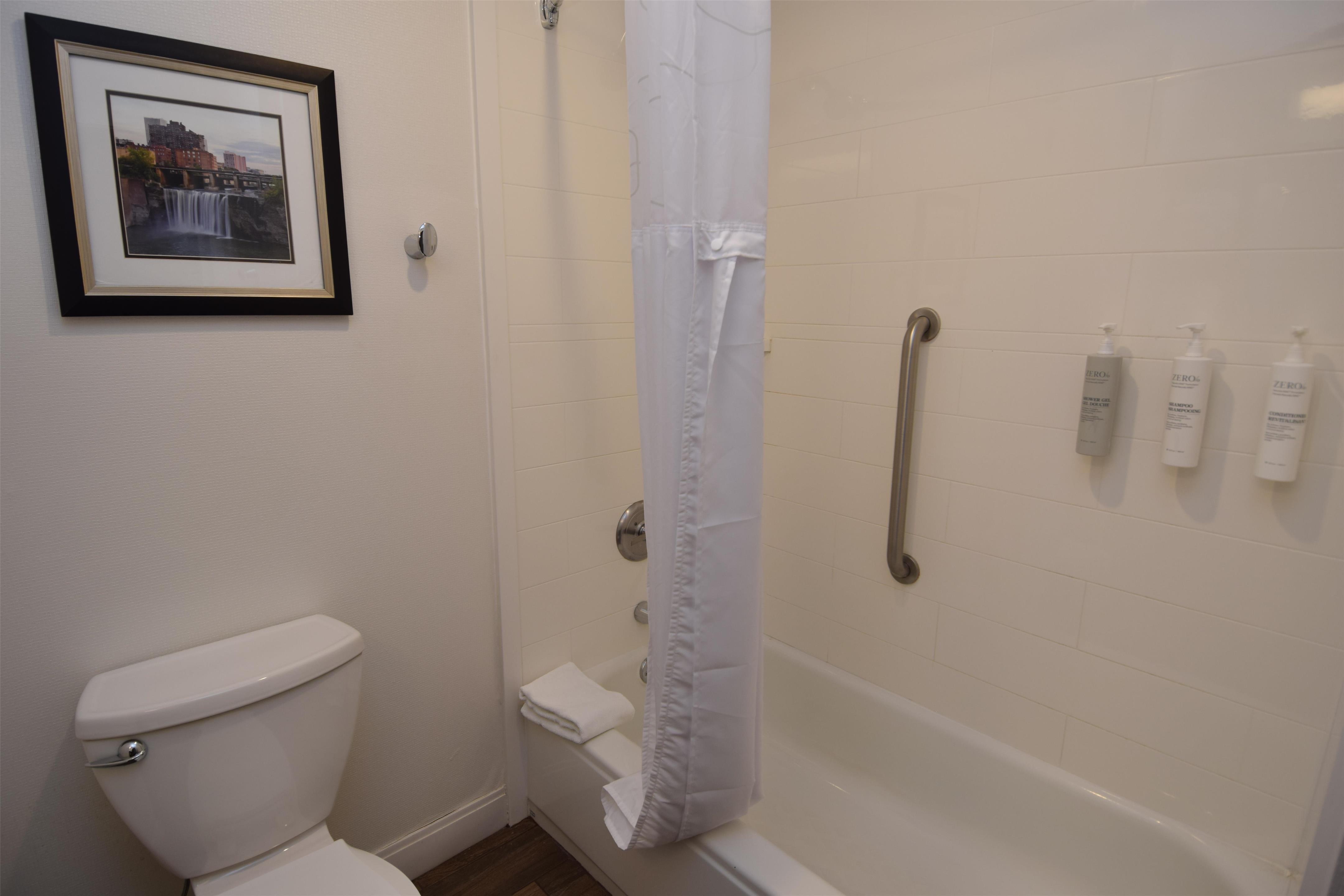 Guest room bath