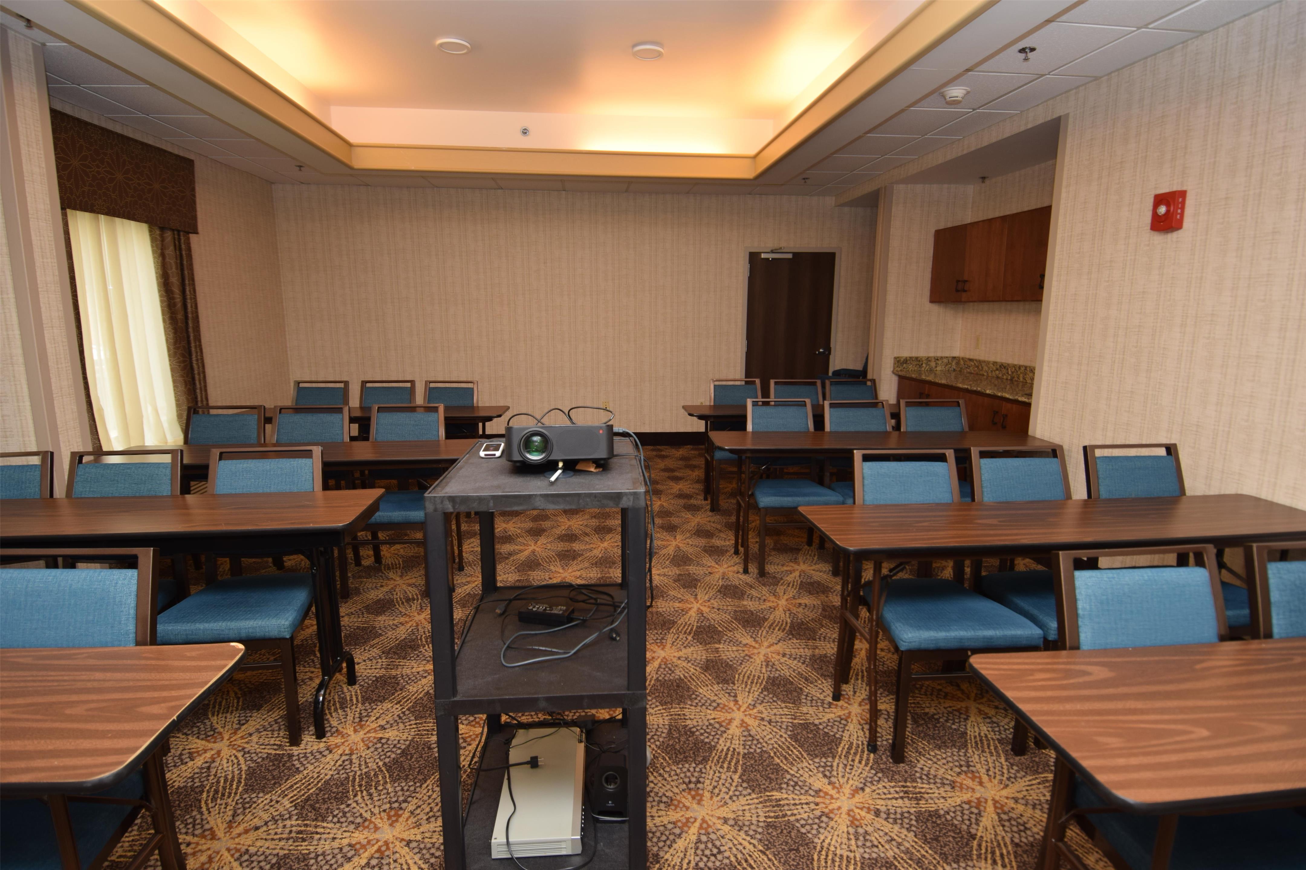 Meeting Room | Hampton Inn Rochester-Greece