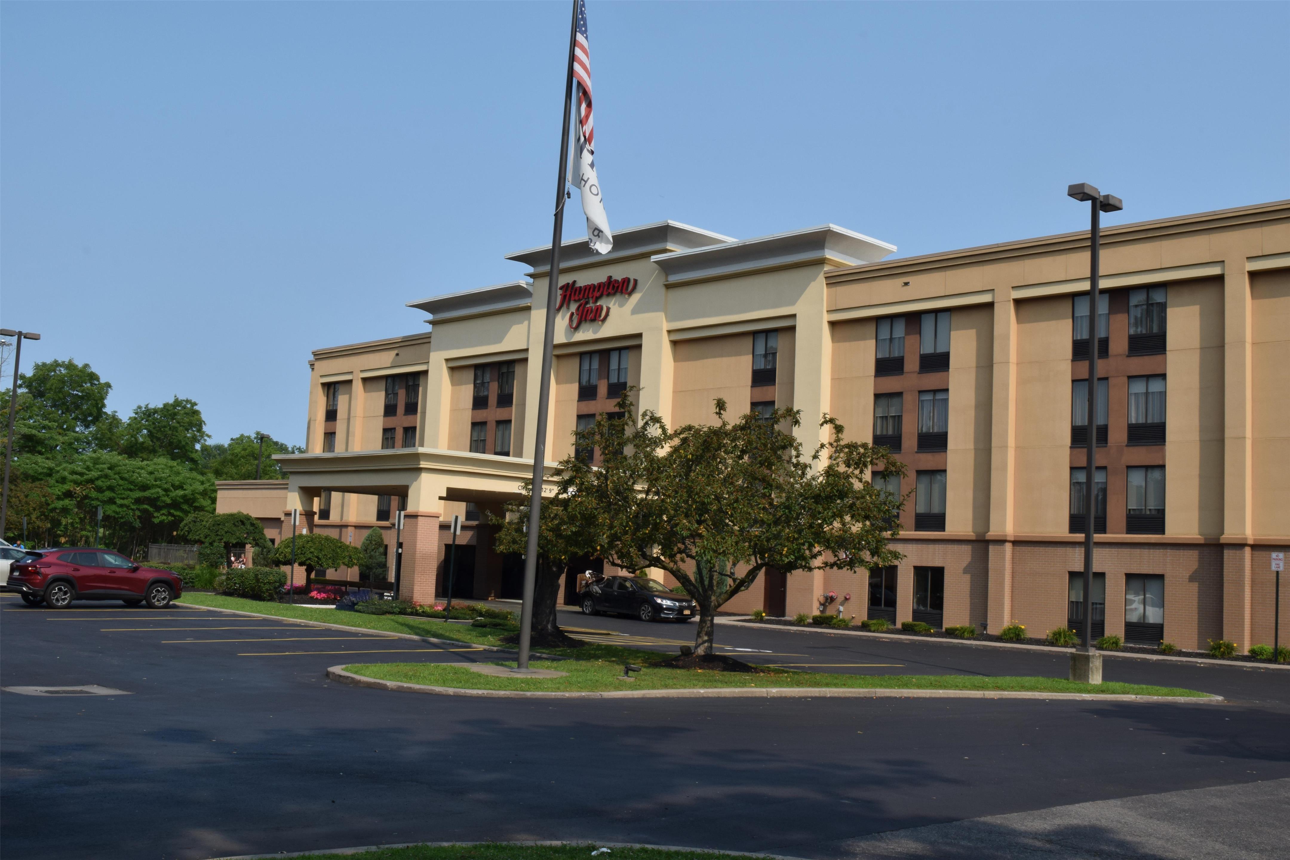 Exterior | Hampton Inn Rochester-Greece