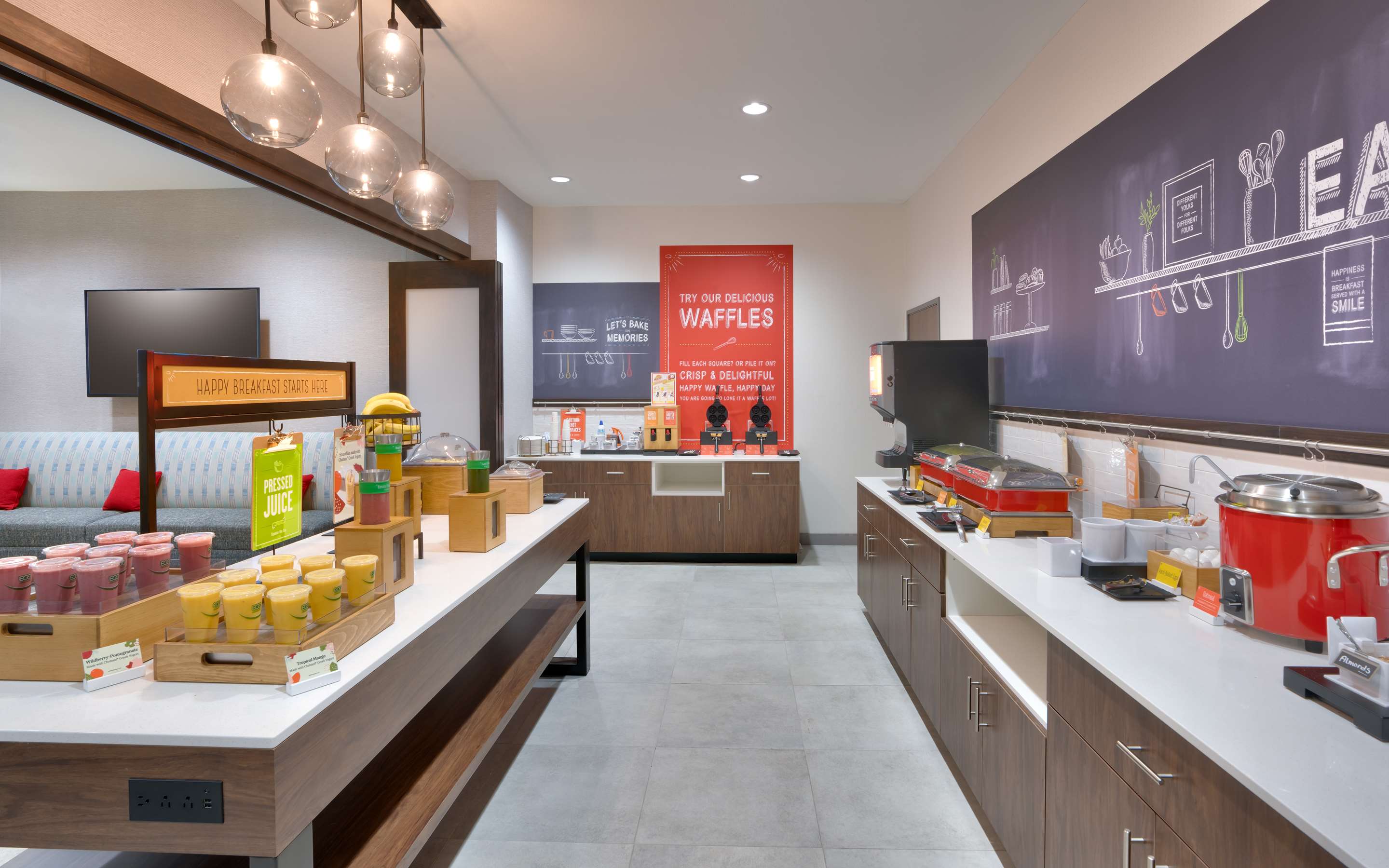 Breakfast Area | Hampton Inn & Suites Rockport-Fulton