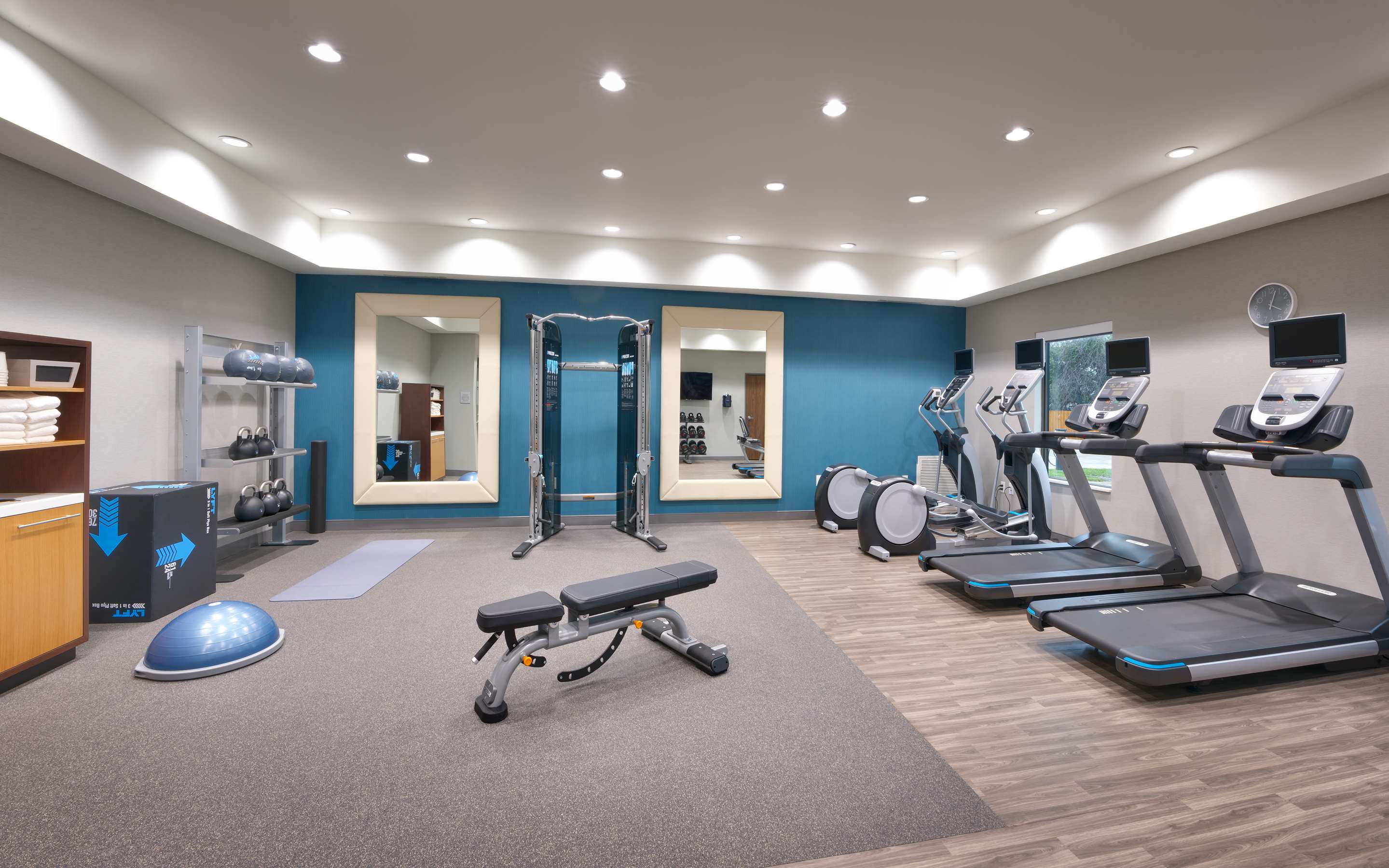 Health club fitness center gym | Hampton Inn & Suites Rockport-Fulton
