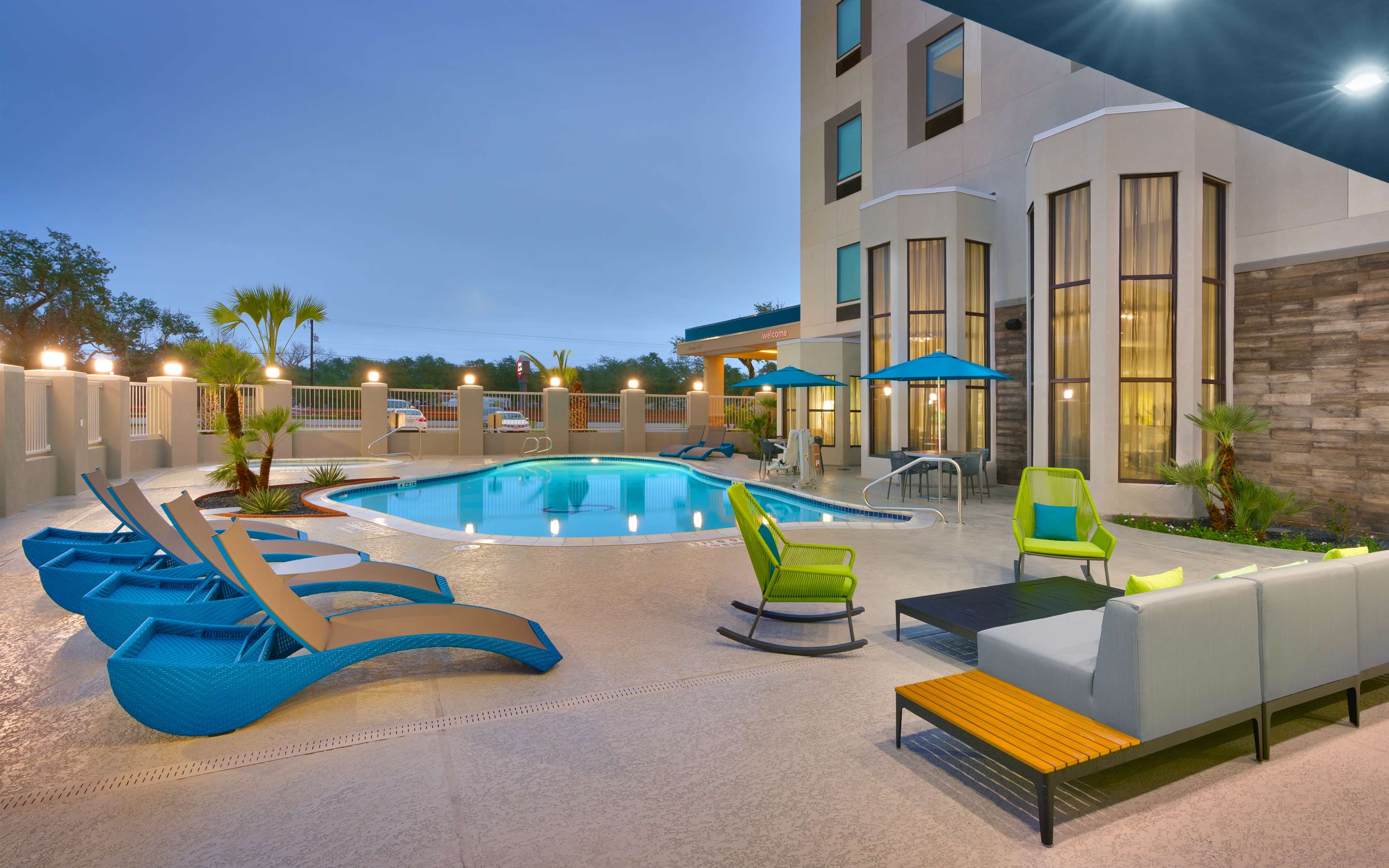 Pool | Hampton Inn & Suites Rockport-Fulton