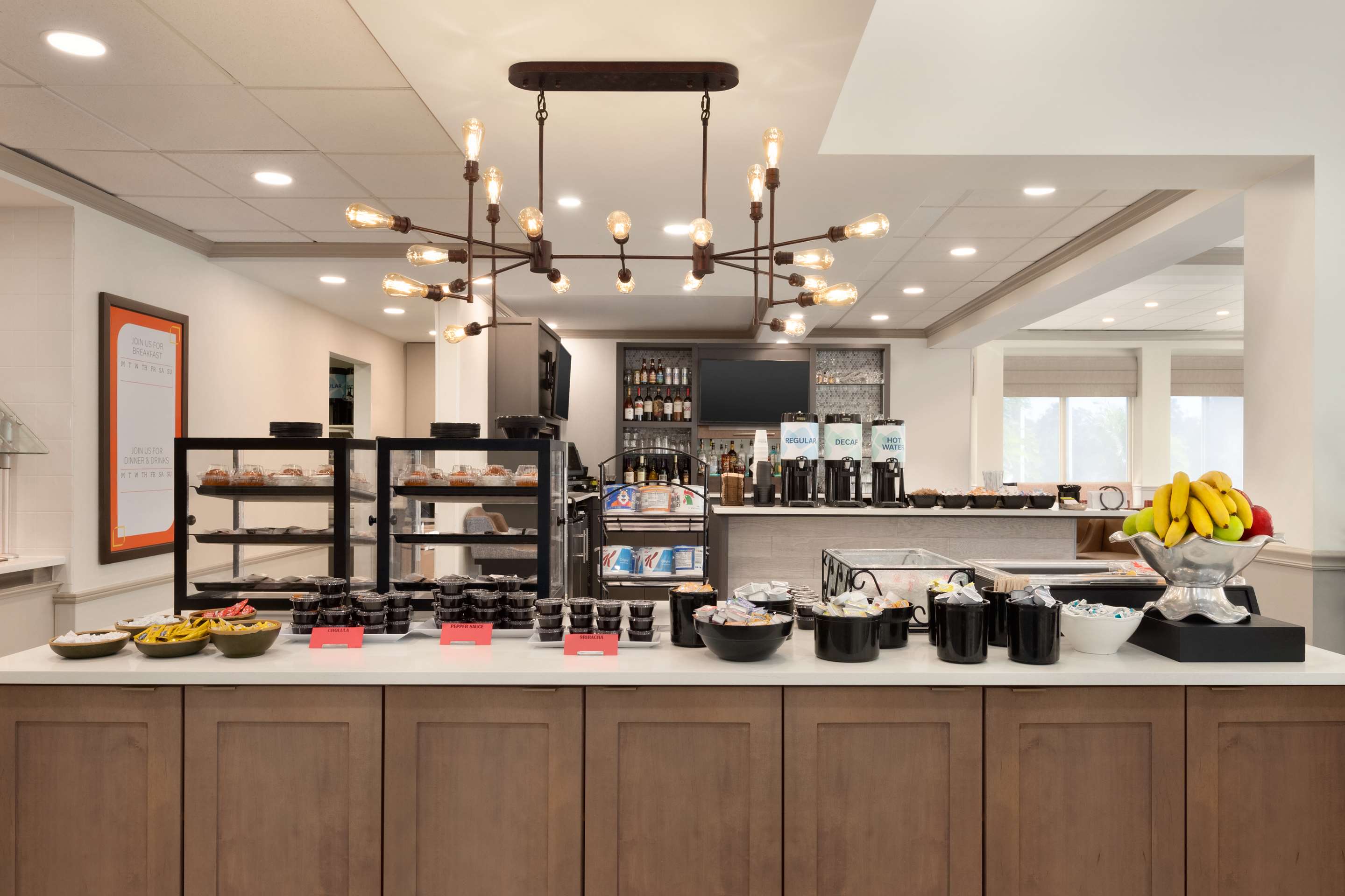 Breakfast Area | Hilton Garden Inn Fort Myers Airport/FGCU