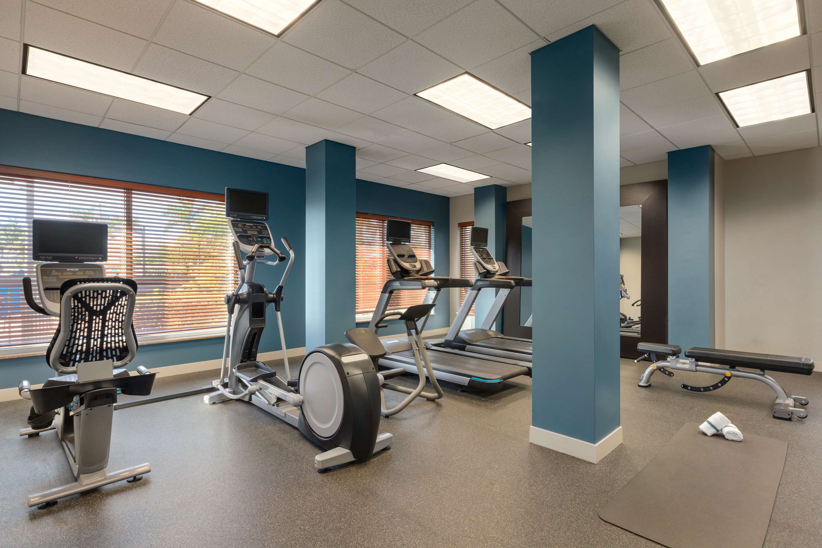 Health club fitness center gym | Hilton Garden Inn Fort Myers Airport/FGCU