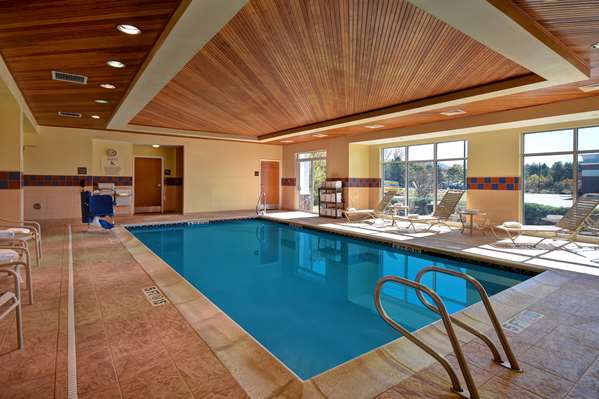 Pool - Hampton Inn Rutland