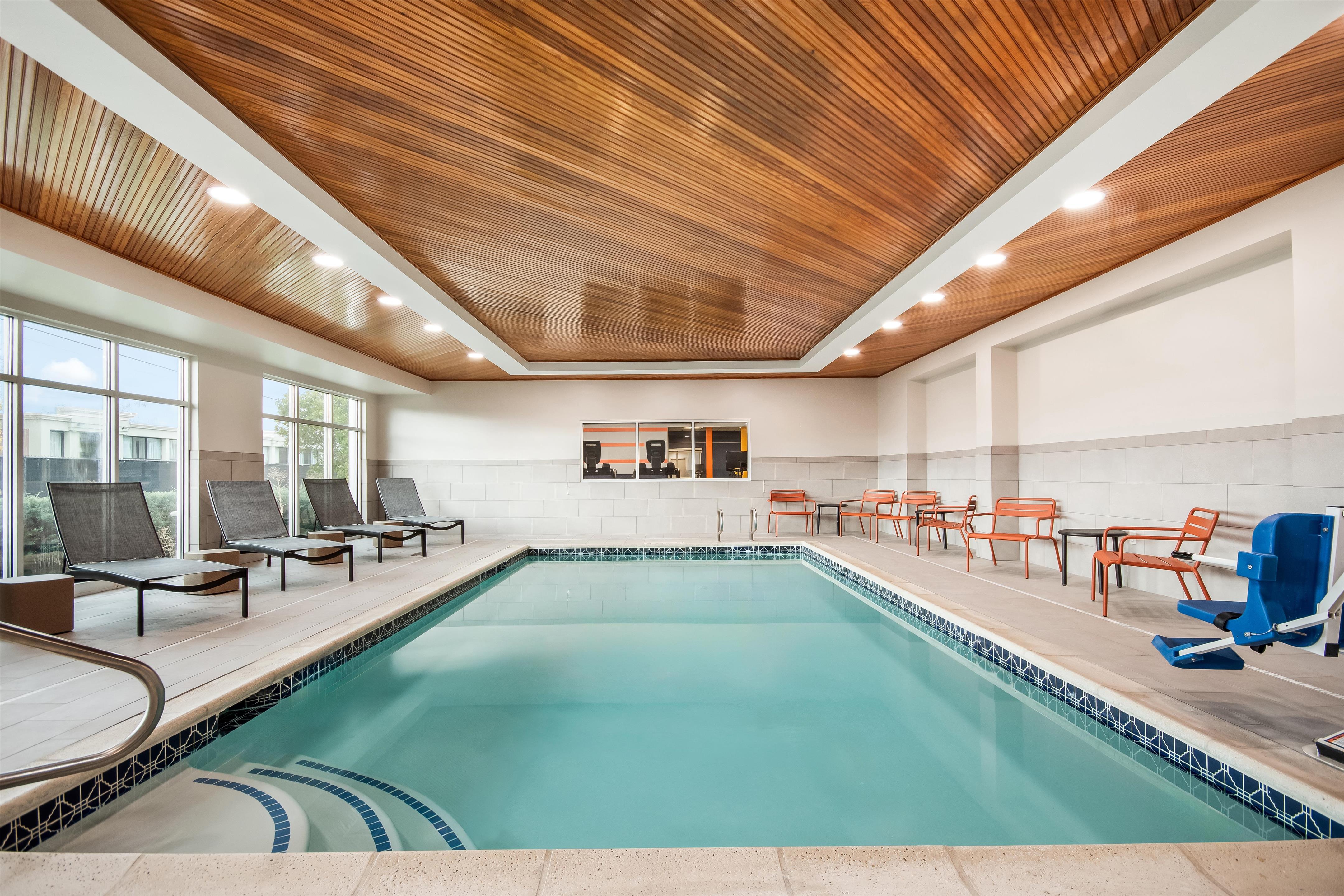 Pool | Hampton Inn Rutland