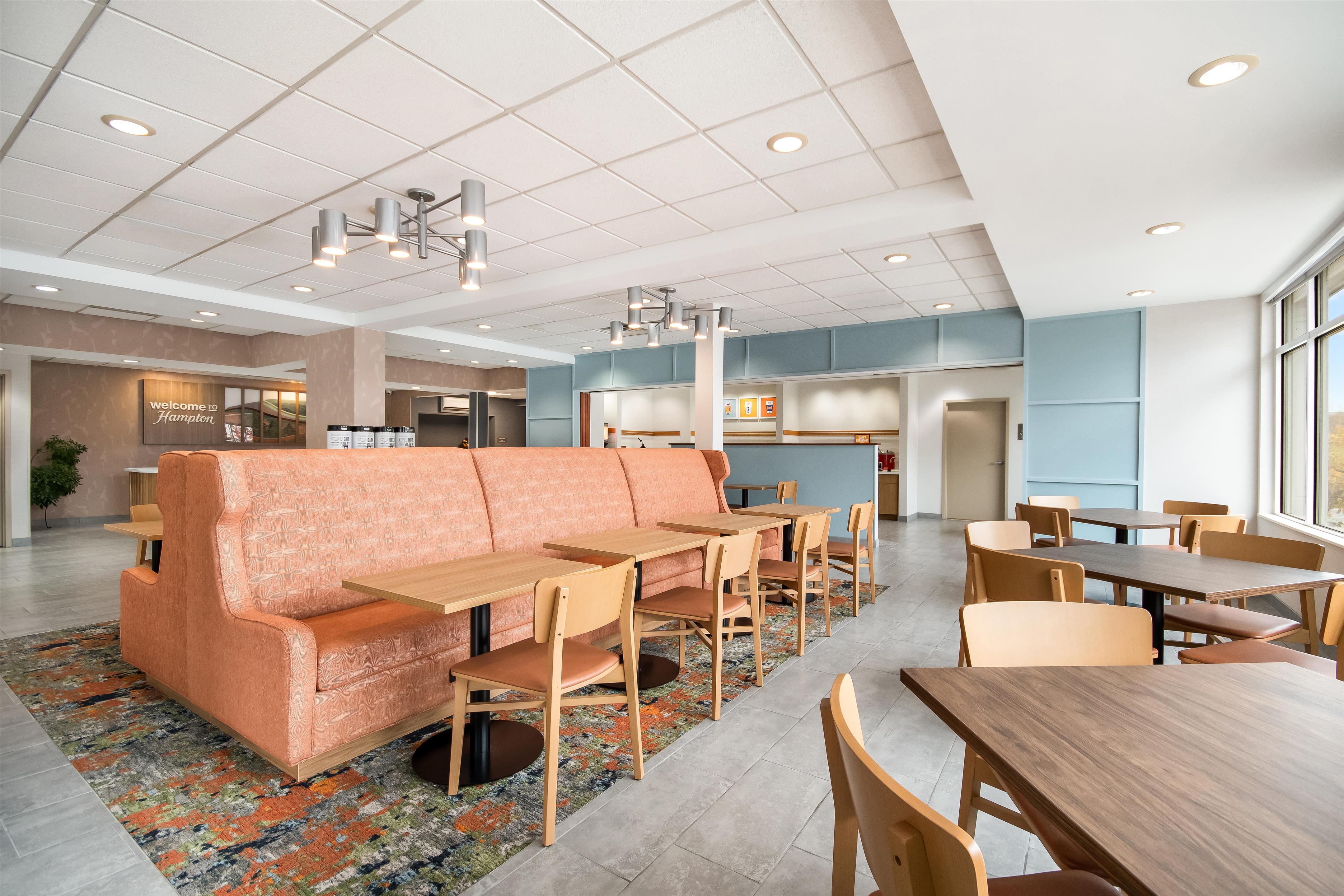 Lobby | Hampton Inn Rutland