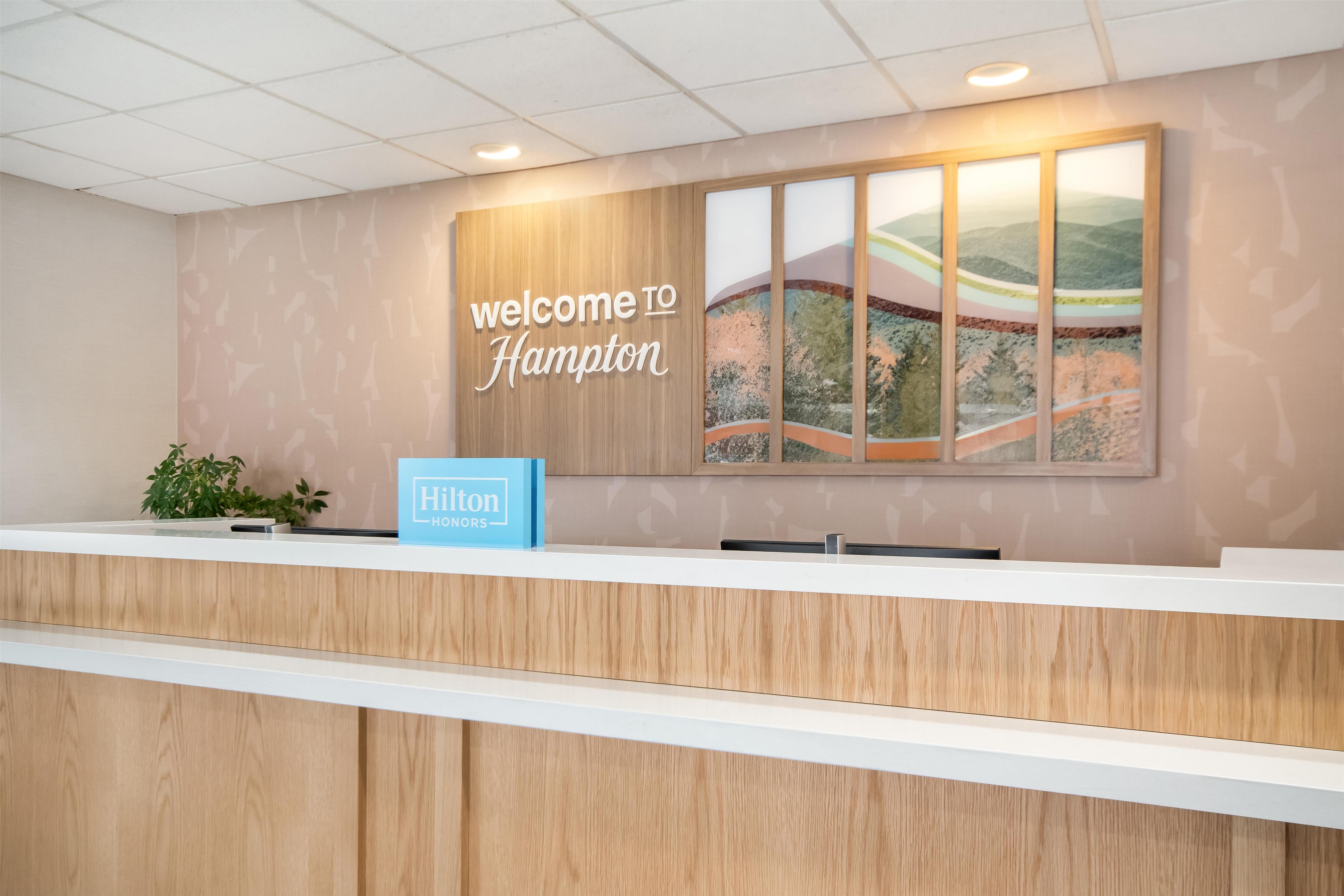 Reception | Hampton Inn Rutland