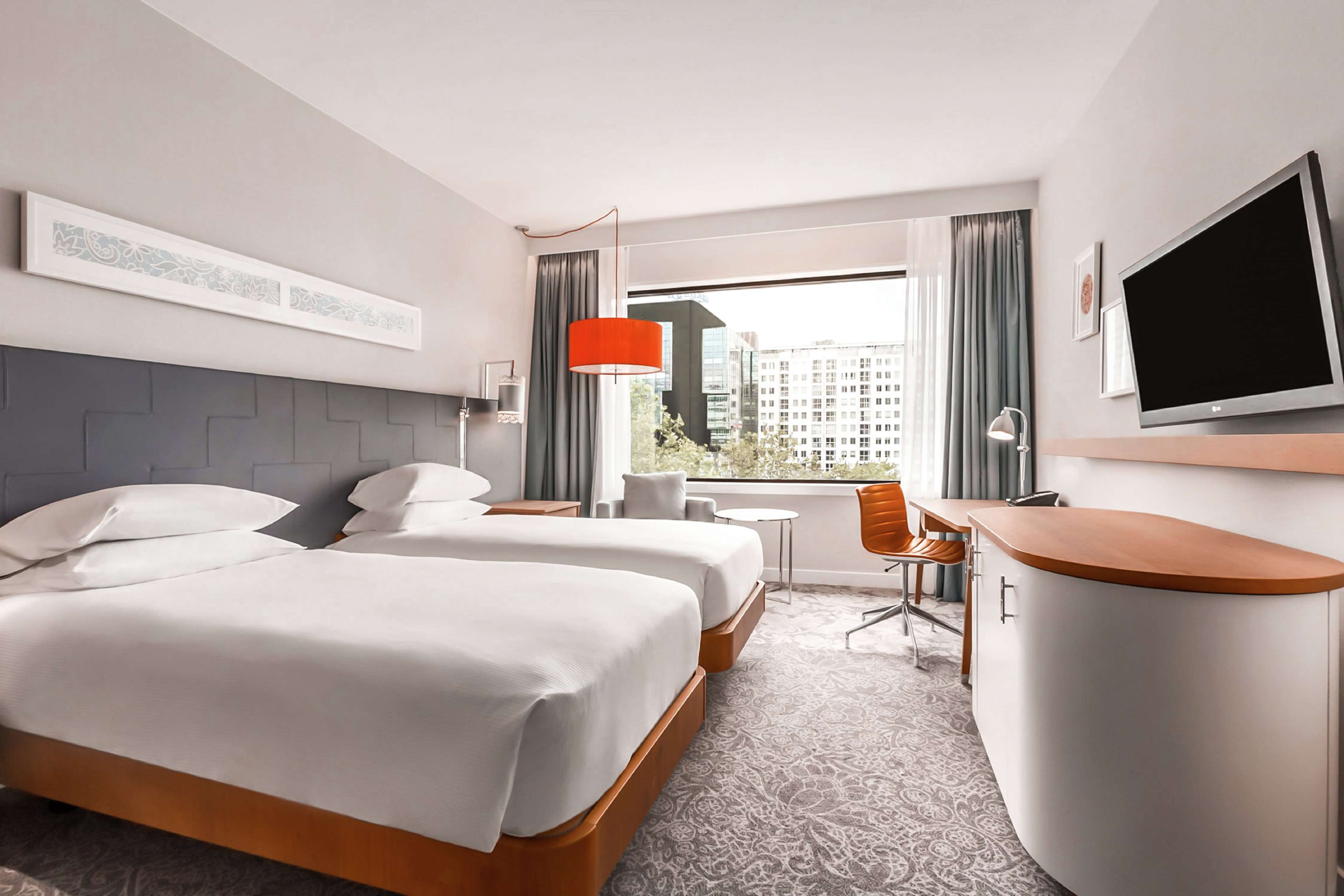 Hilton Rotterdam Room Type - Family Connecting Rooms Hilton Rotterdam Room Type - Family Connecting Rooms