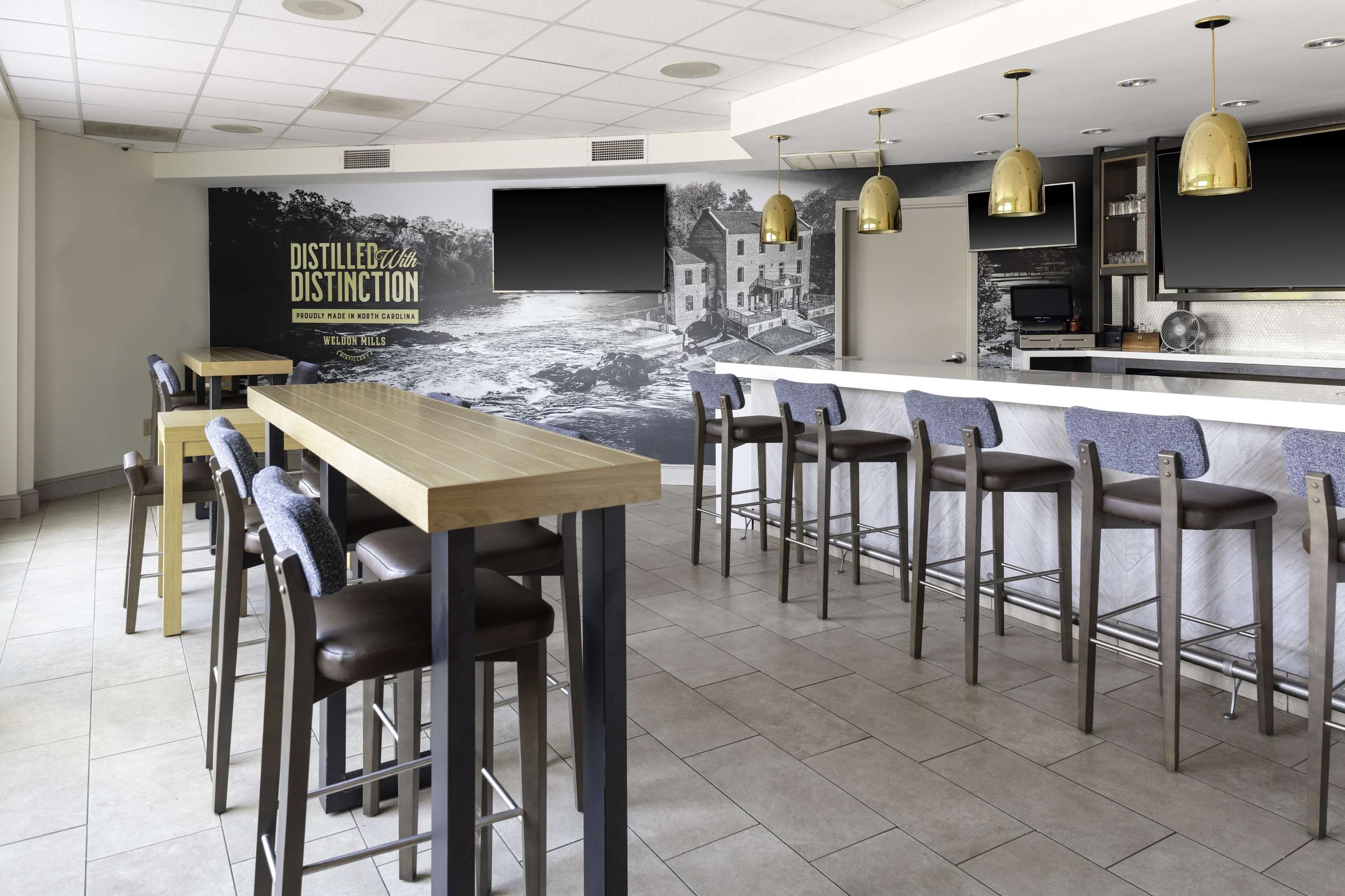 BarLounge | Hilton Garden Inn Roanoke Rapids