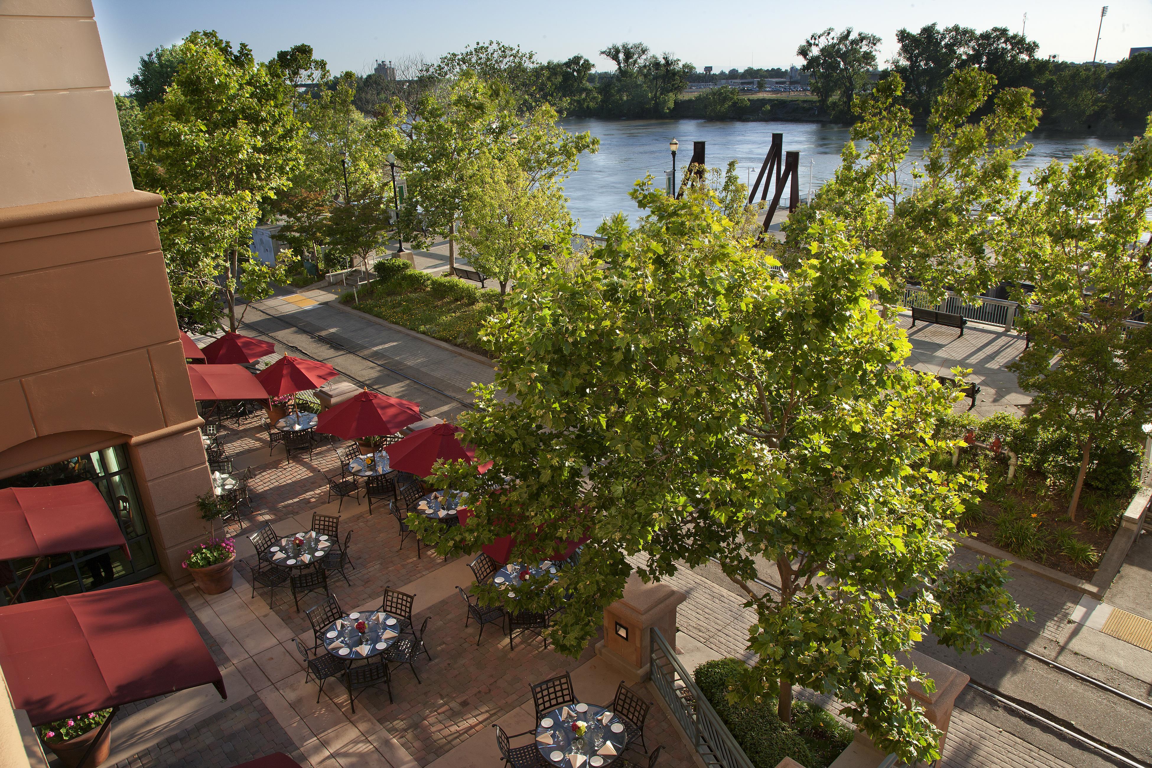 Restaurant | Embassy Suites by Hilton Sacramento Riverfront Promenade