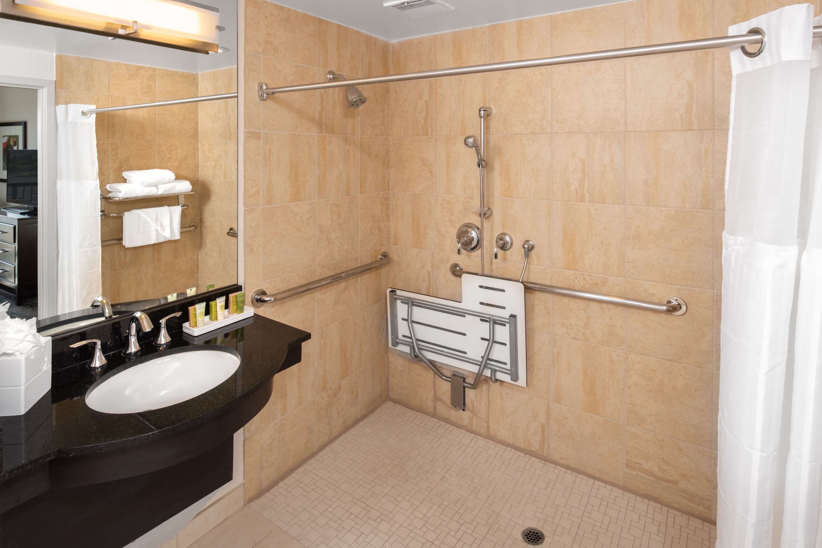 Guest room bath