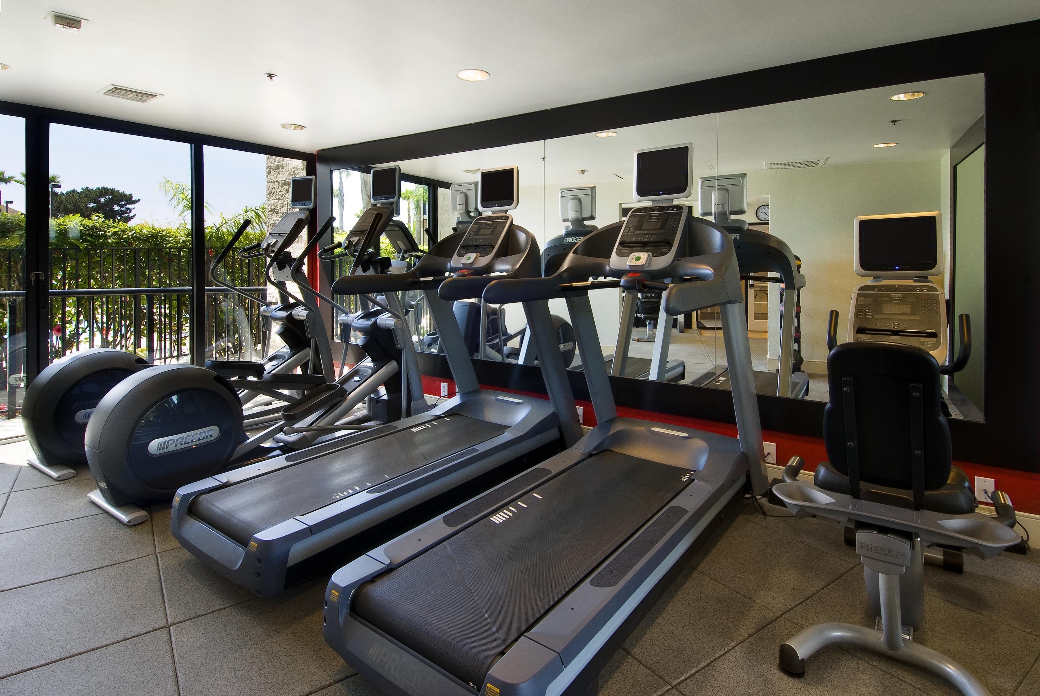 Health club fitness center gym | Hilton San Diego Airport/Harbor Island