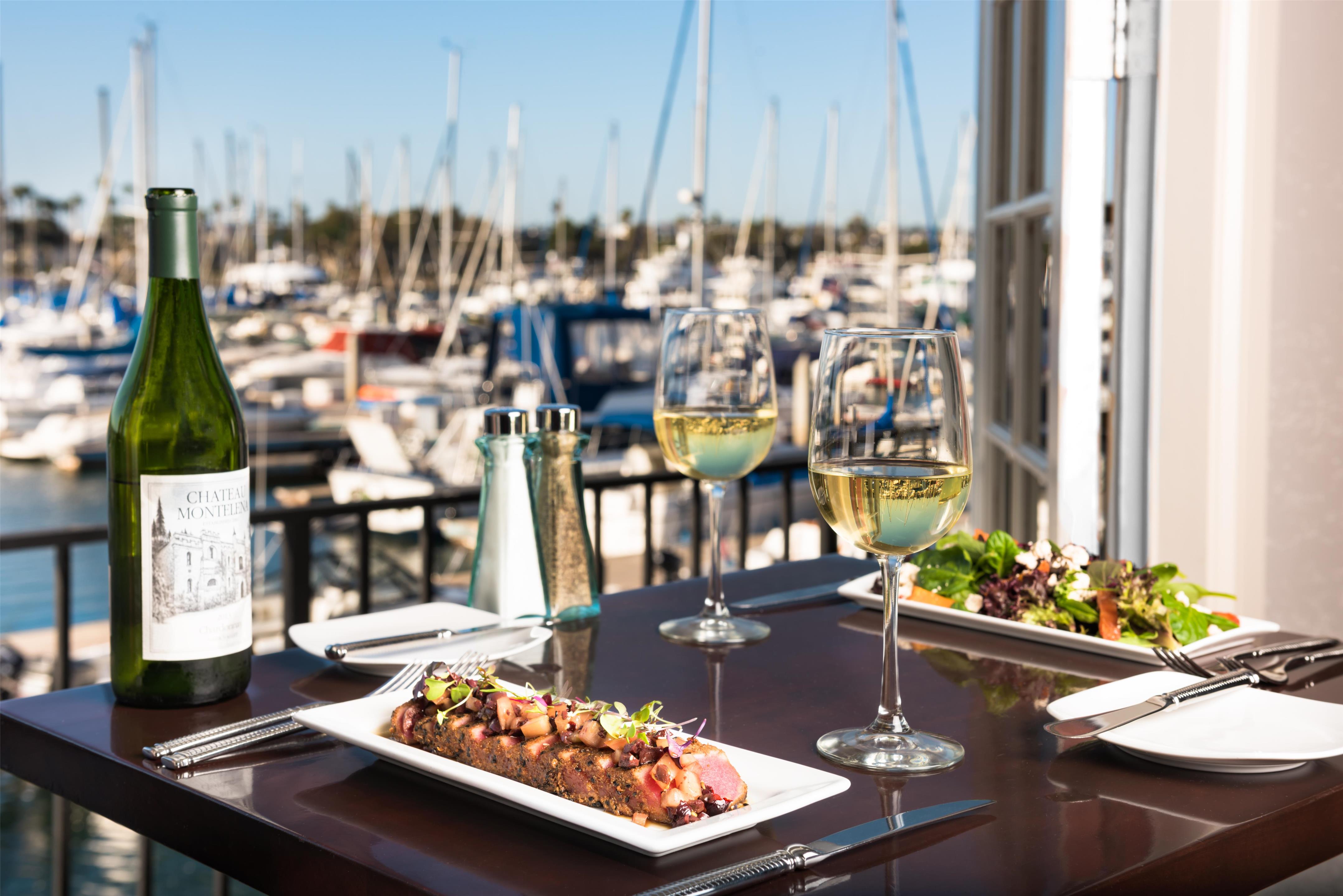 Restaurant | Hilton San Diego Airport/Harbor Island