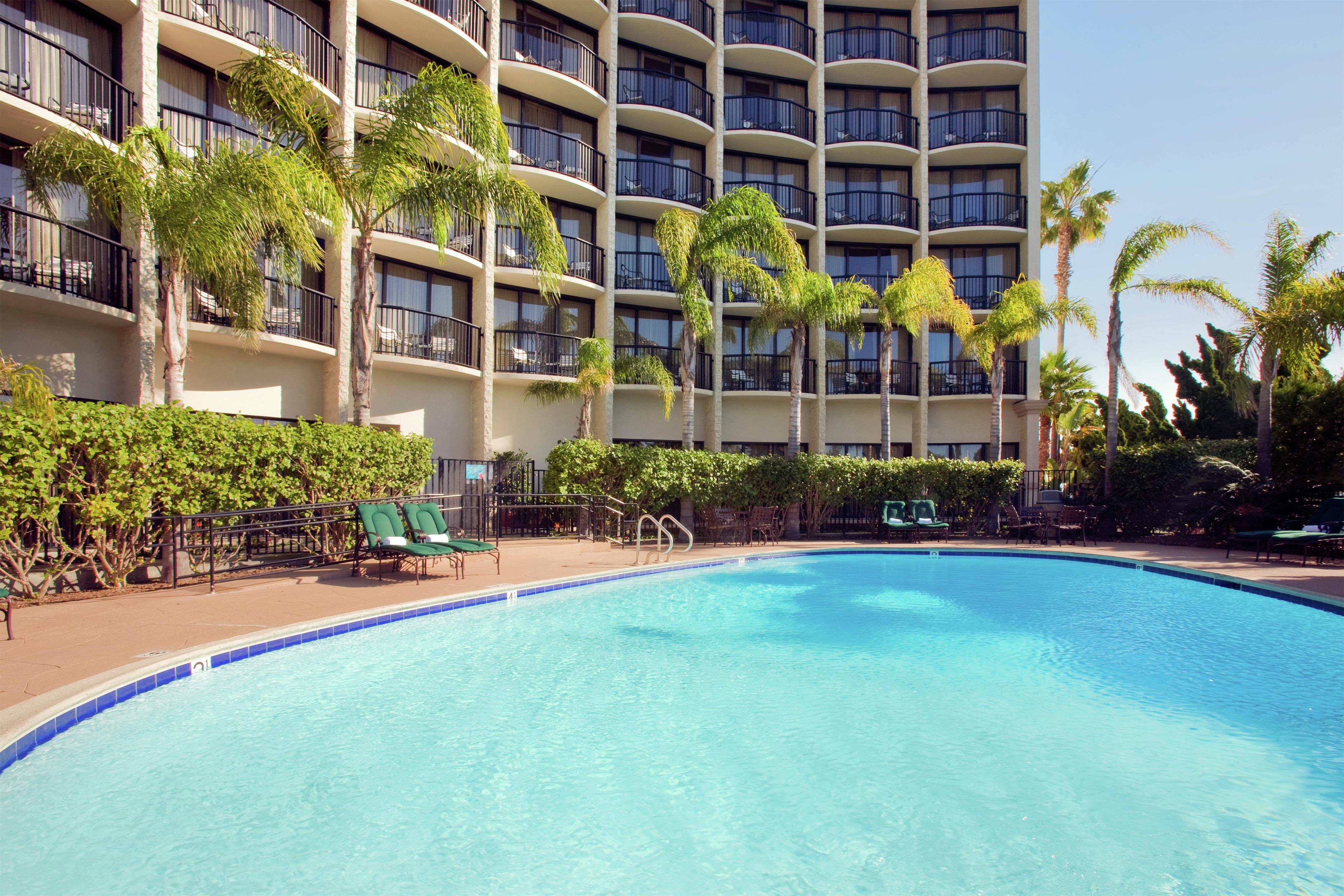 Pool | Hilton San Diego Airport/Harbor Island