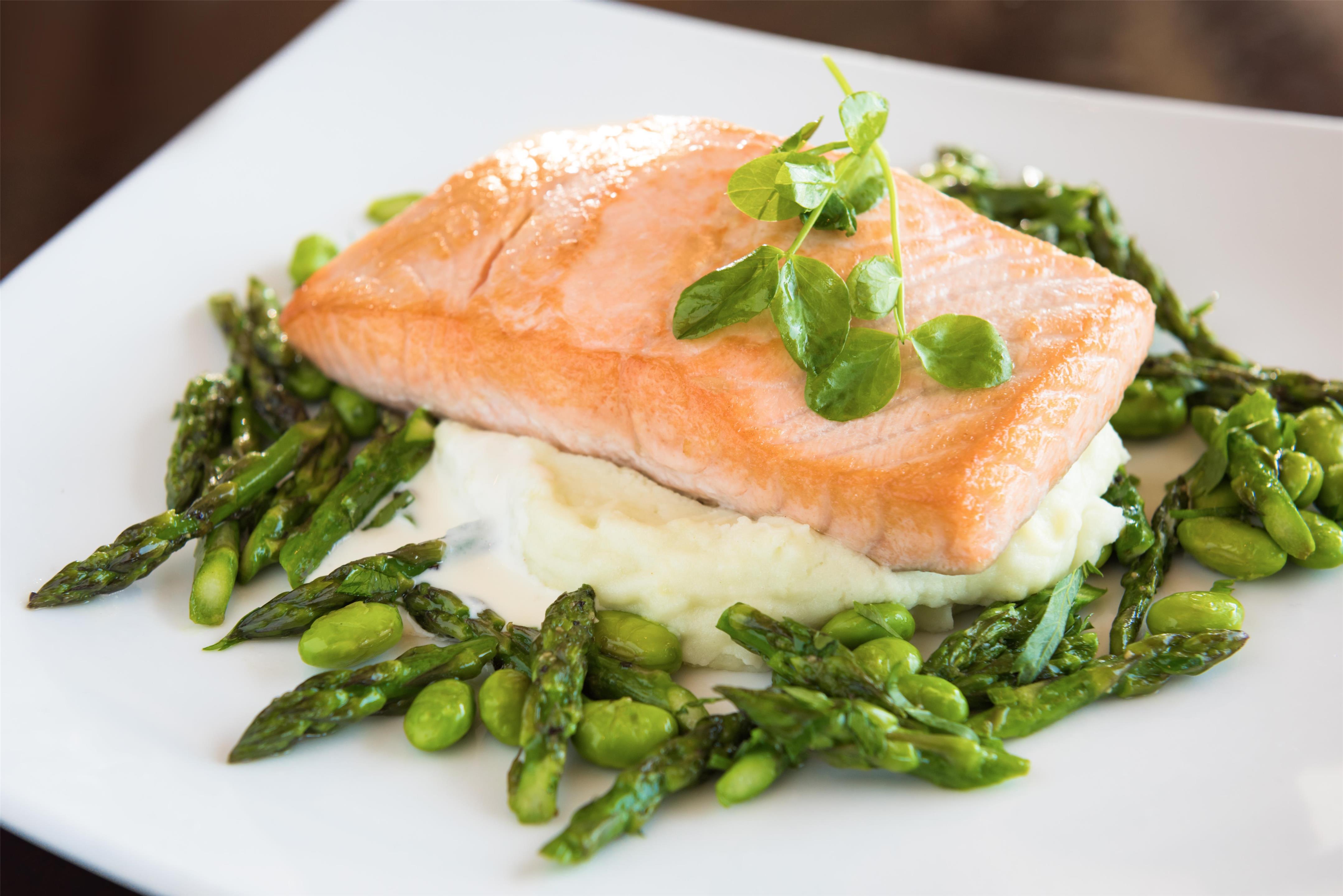 Restaurant | Hilton San Diego Airport/Harbor Island