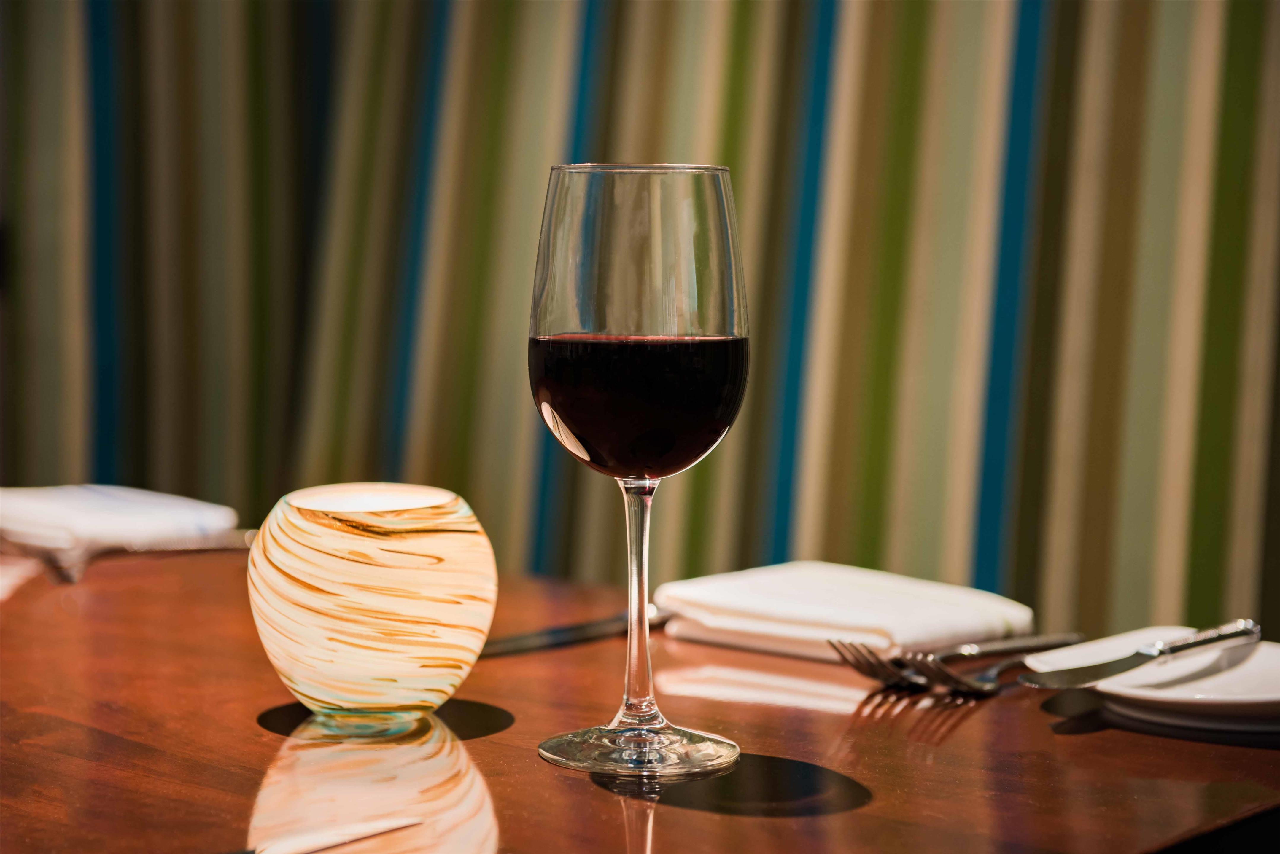 Restaurant | Hilton San Diego Airport/Harbor Island