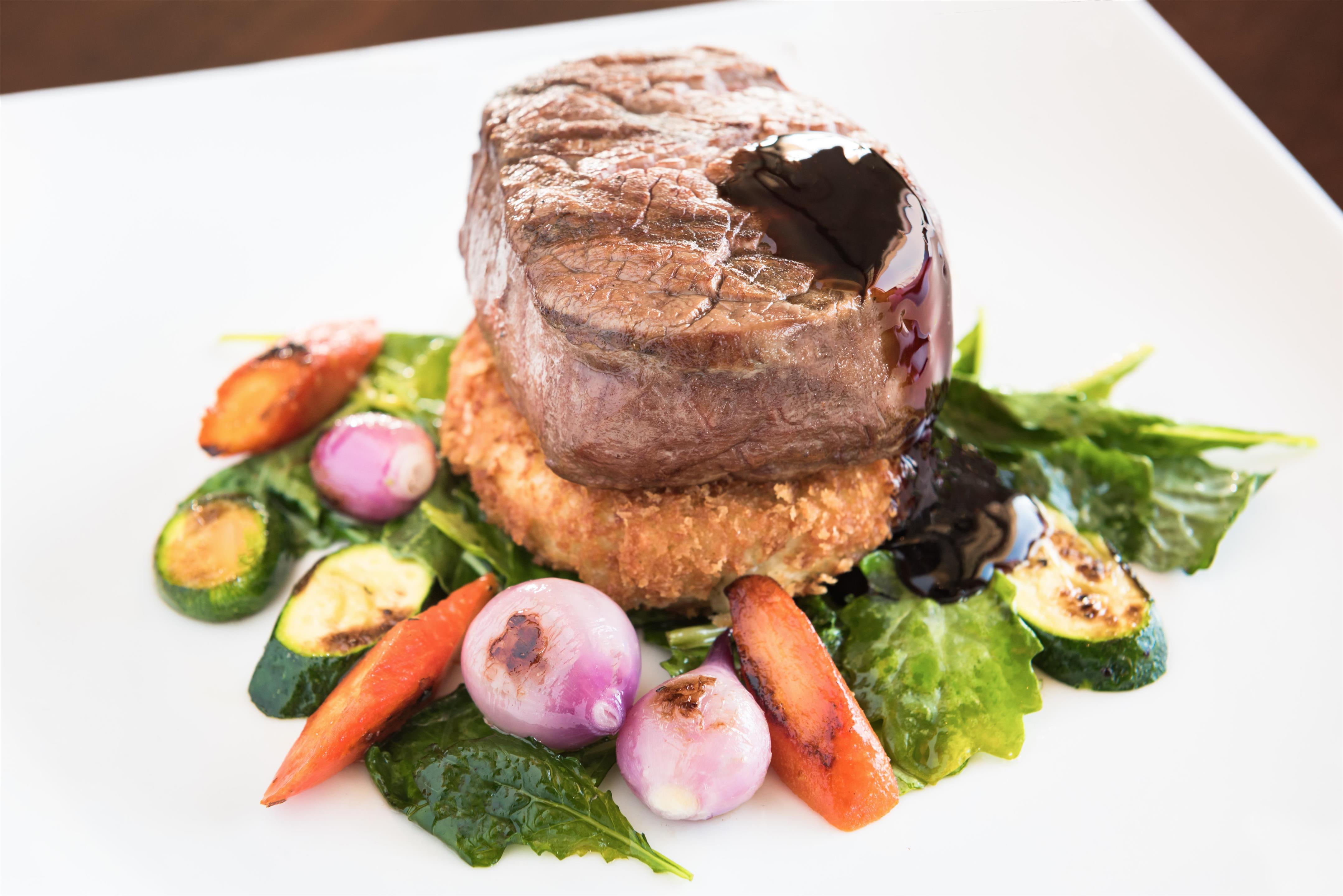 Restaurant | Hilton San Diego Airport/Harbor Island